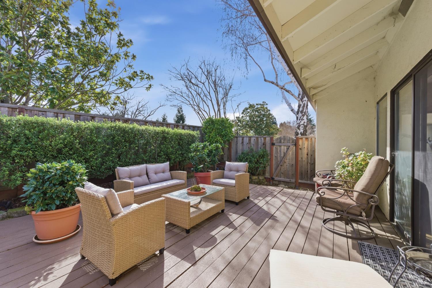 Detail Gallery Image 29 of 40 For 77 Fountain Grove Cir, Napa,  CA 94558 - 2 Beds | 2 Baths