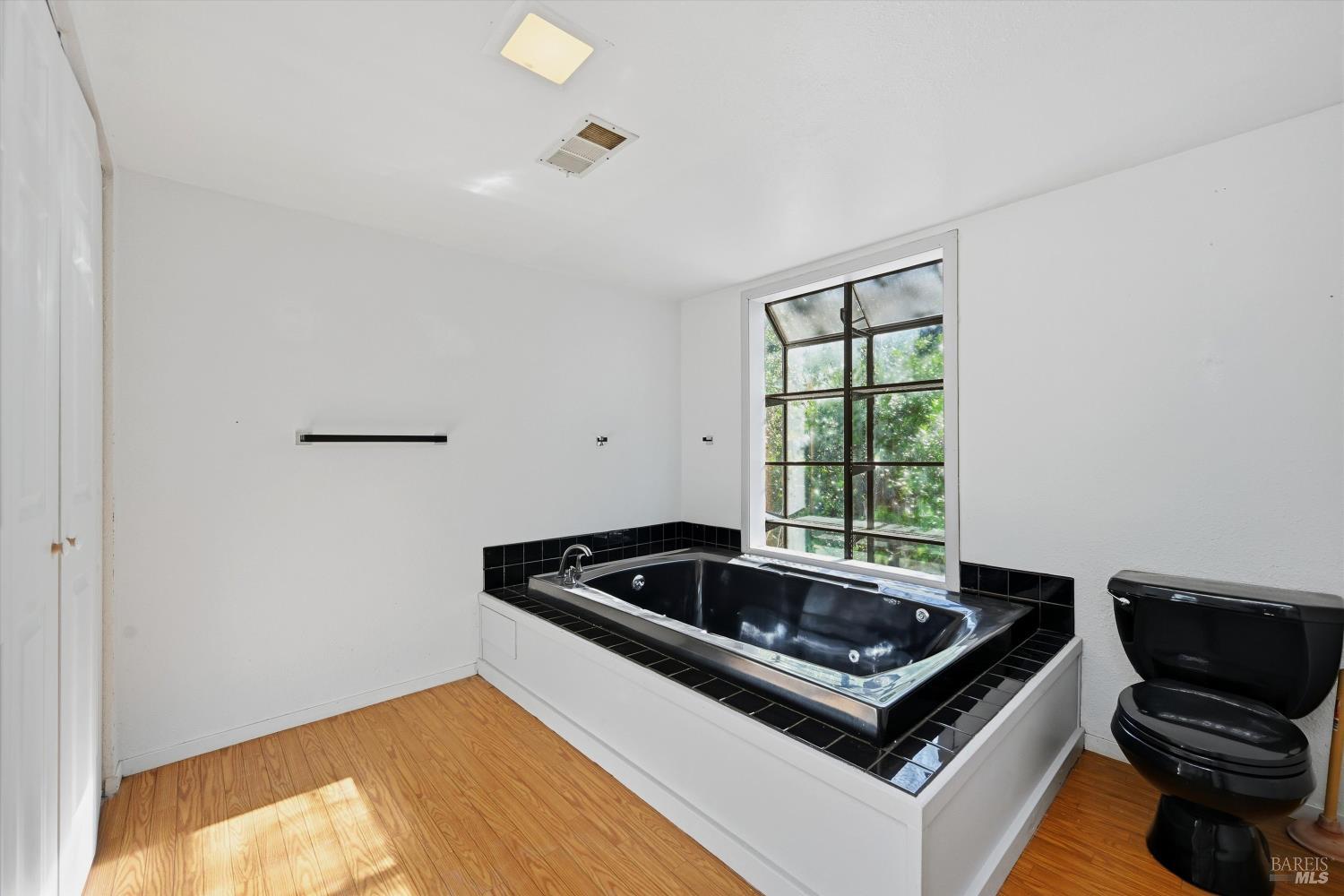 Detail Gallery Image 21 of 48 For 6963 Panoramic Dr, Lucerne,  CA 95458 - 3 Beds | 3 Baths