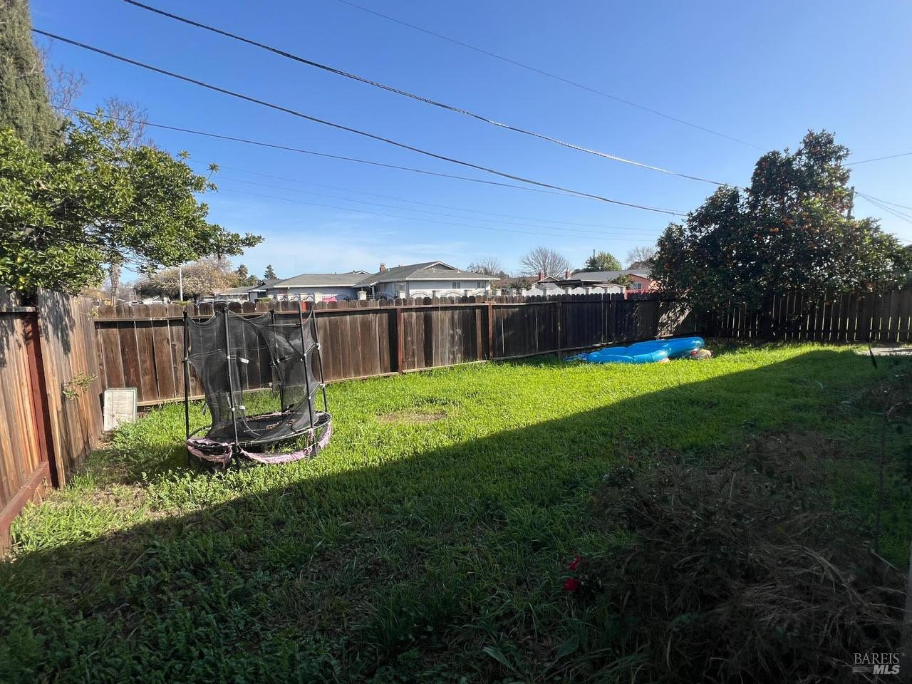 Detail Gallery Image 13 of 16 For 1850 San Juan St, Fairfield,  CA 94533 - 3 Beds | 2 Baths