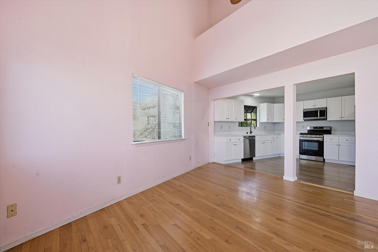 Detail Gallery Image 9 of 48 For 6963 Panoramic Dr, Lucerne,  CA 95458 - 3 Beds | 3 Baths