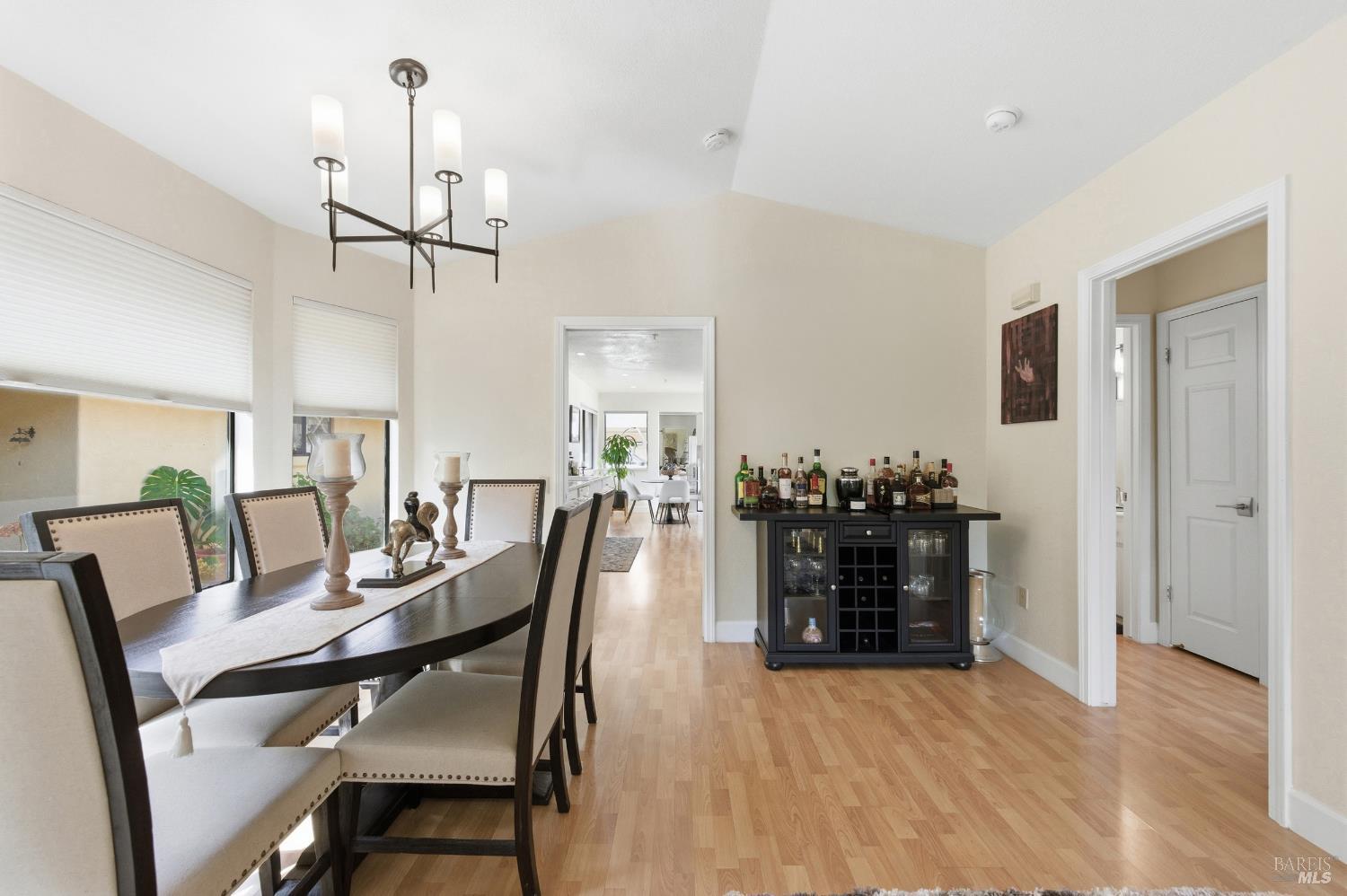 Detail Gallery Image 13 of 40 For 77 Fountain Grove Cir, Napa,  CA 94558 - 2 Beds | 2 Baths