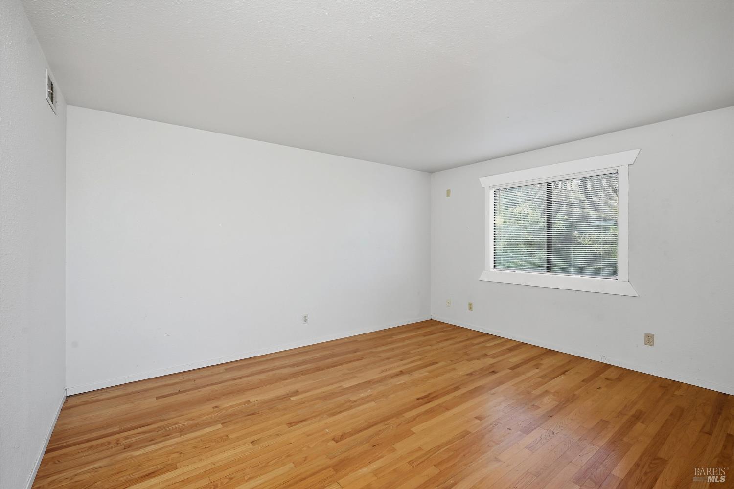 Detail Gallery Image 16 of 48 For 6963 Panoramic Dr, Lucerne,  CA 95458 - 3 Beds | 3 Baths