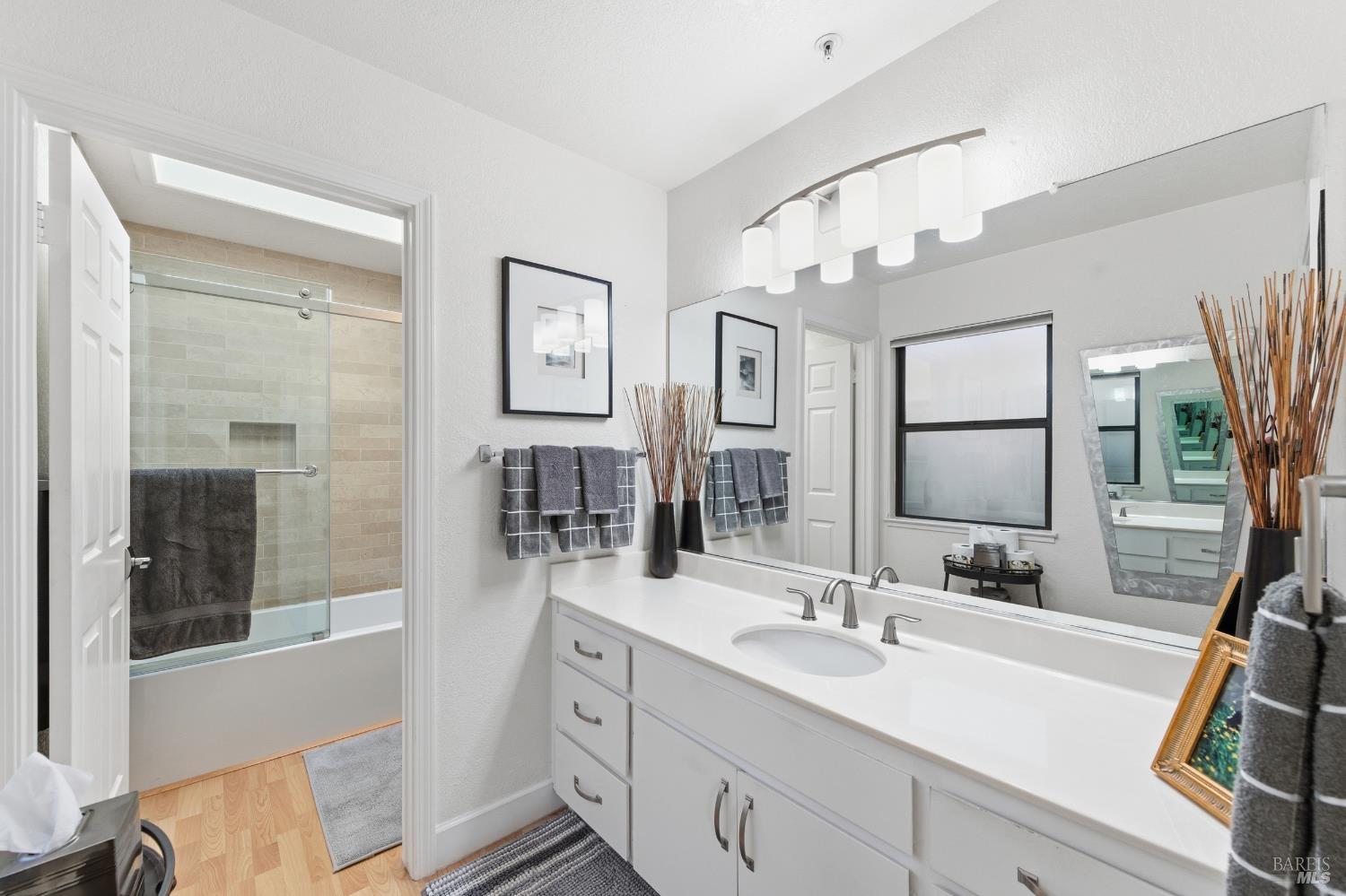 Detail Gallery Image 27 of 40 For 77 Fountain Grove Cir, Napa,  CA 94558 - 2 Beds | 2 Baths