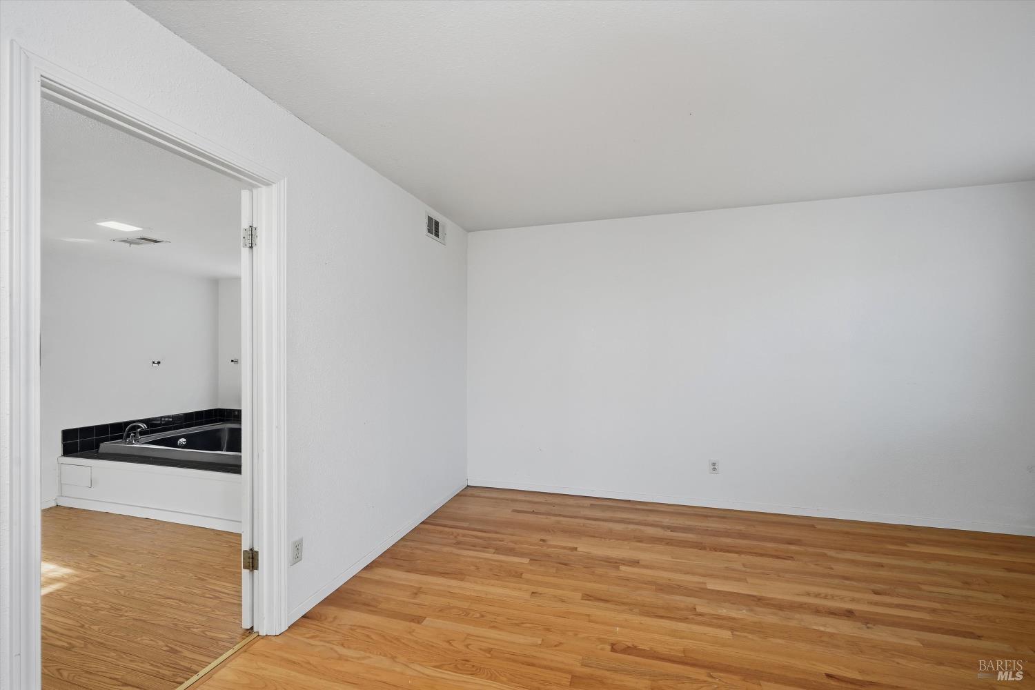 Detail Gallery Image 18 of 48 For 6963 Panoramic Dr, Lucerne,  CA 95458 - 3 Beds | 3 Baths