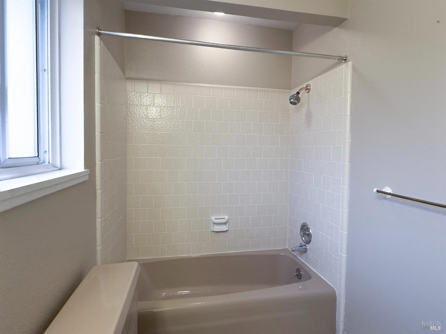 Detail Gallery Image 12 of 25 For 1292 Calle Del Arroyo Unkn, Sonoma,  CA 95476 - 3 Beds | 2 Baths