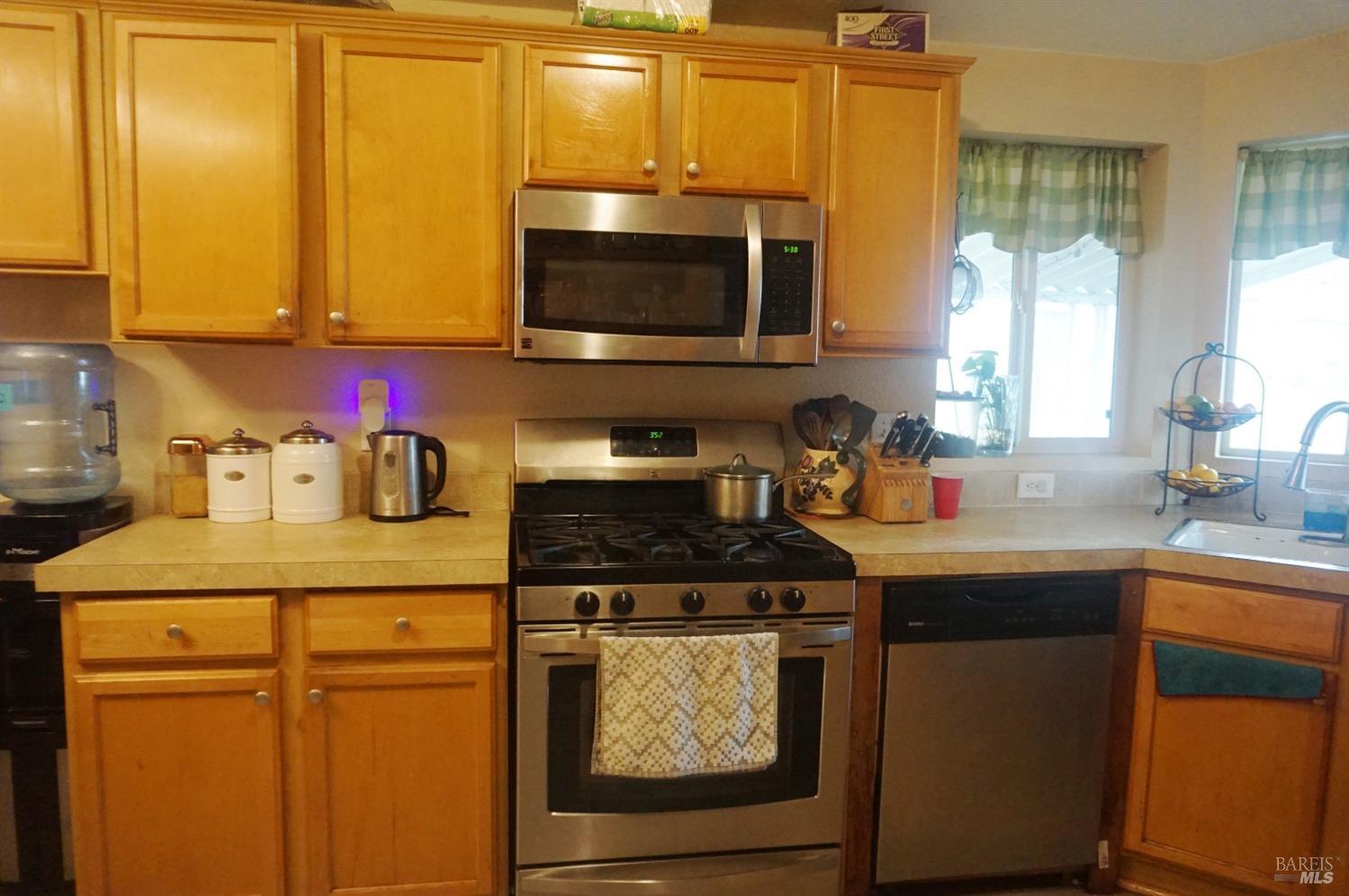 Detail Gallery Image 14 of 33 For 6004 Monticello Rd 7, Napa,  CA 94558 - 3 Beds | 2 Baths