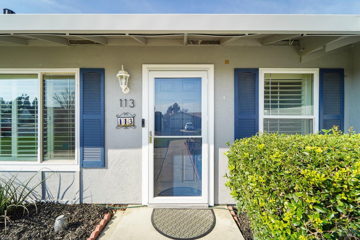 Detail Gallery Image 5 of 37 For 113 Richard Pl, Vacaville,  CA 95687 - 3 Beds | 2 Baths