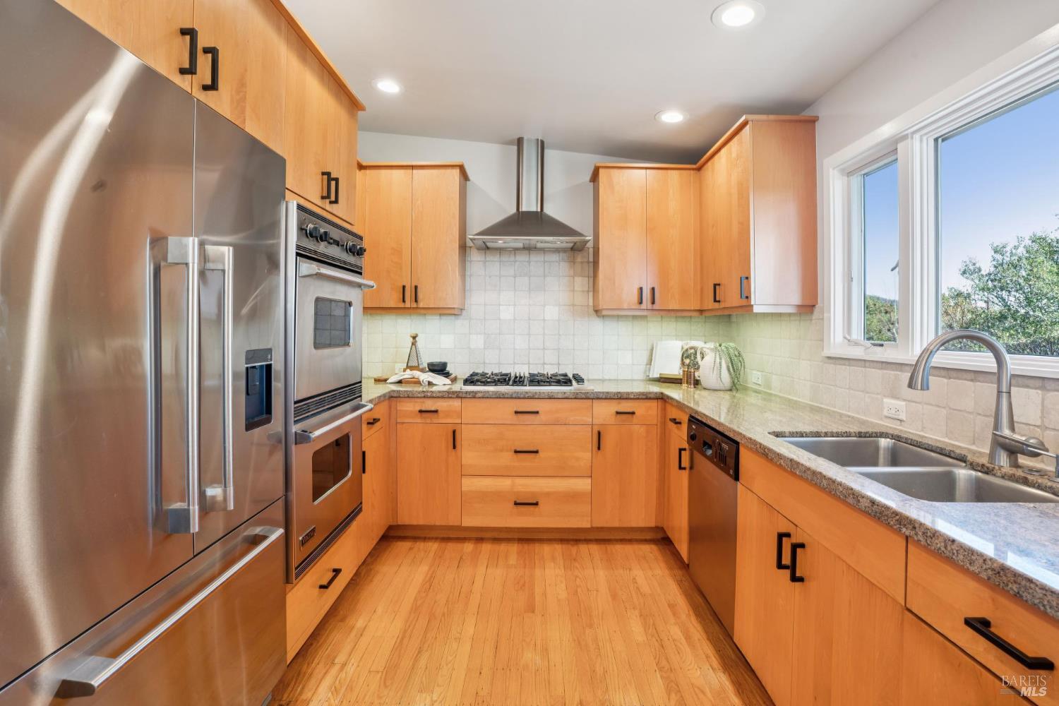 Detail Gallery Image 15 of 41 For 311 Edgewood Ave, Mill Valley,  CA 94941 - 3 Beds | 2 Baths