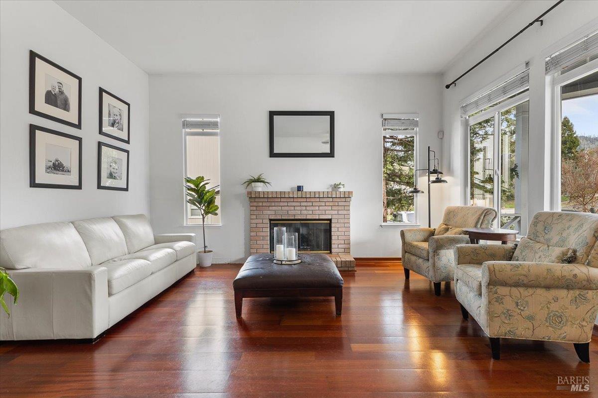 Detail Gallery Image 6 of 29 For 5739 Owls Nest Dr, Santa Rosa,  CA 95409 - 3 Beds | 2 Baths