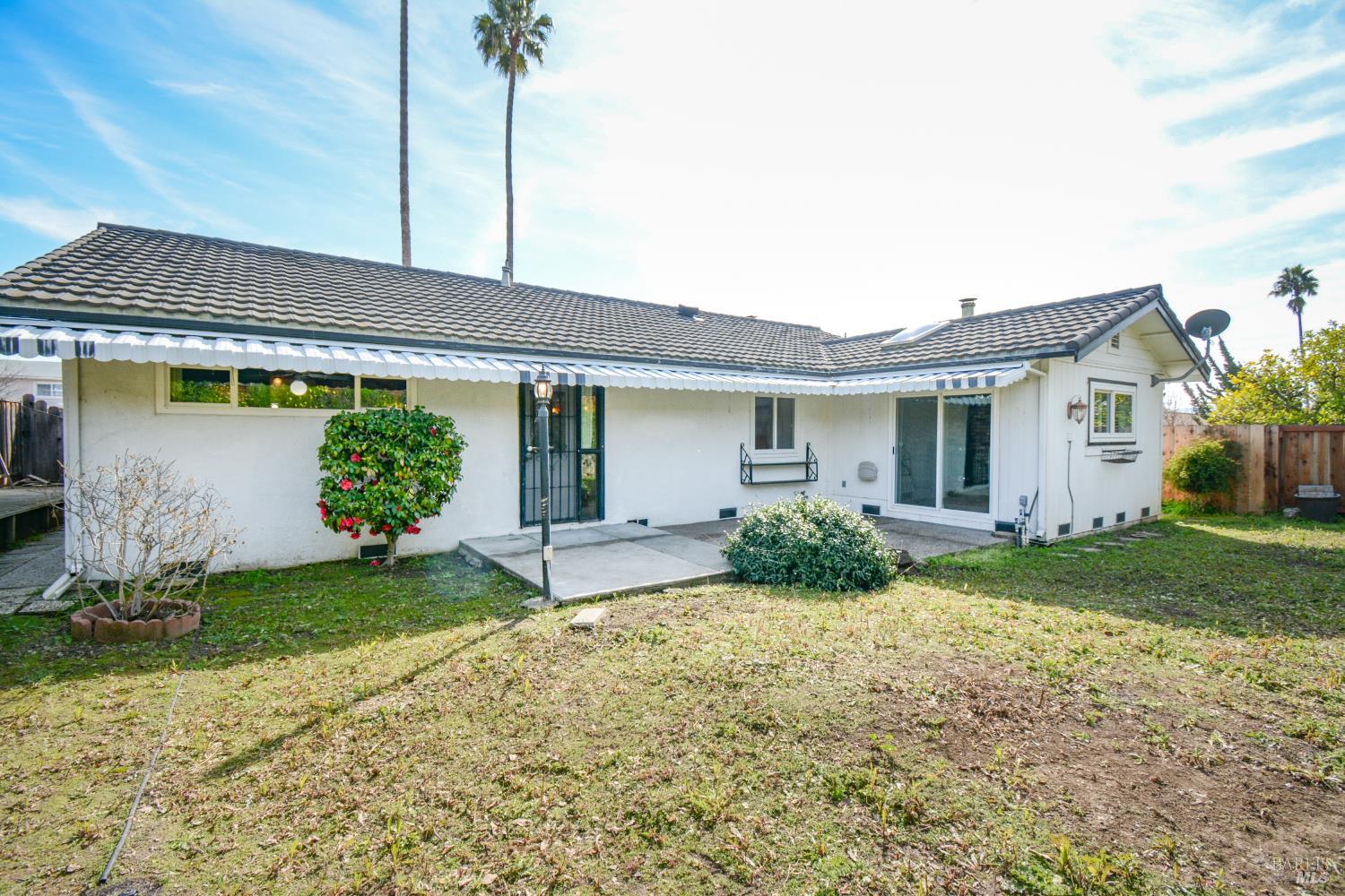 Detail Gallery Image 29 of 38 For 2135 via Alta Ct, Benicia,  CA 94510 - 2 Beds | 2 Baths