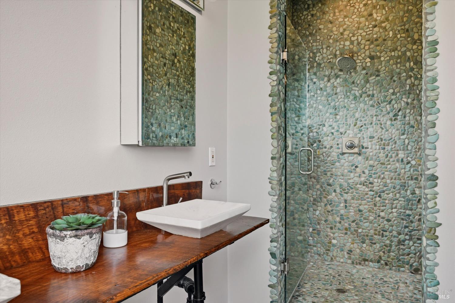 Detail Gallery Image 29 of 64 For 31000 Pine Mountain Rd, Cloverdale,  CA 95425 - 3 Beds | 3 Baths