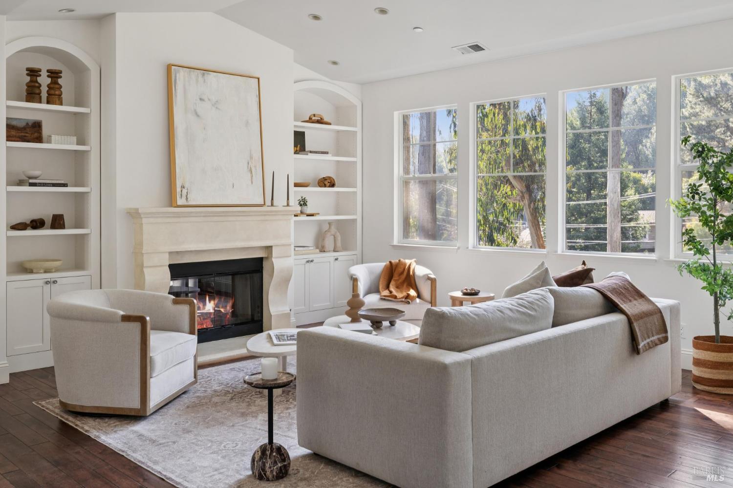 Detail Gallery Image 5 of 68 For 529 Alta Way, Mill Valley,  CA 94941 - 4 Beds | 2/1 Baths