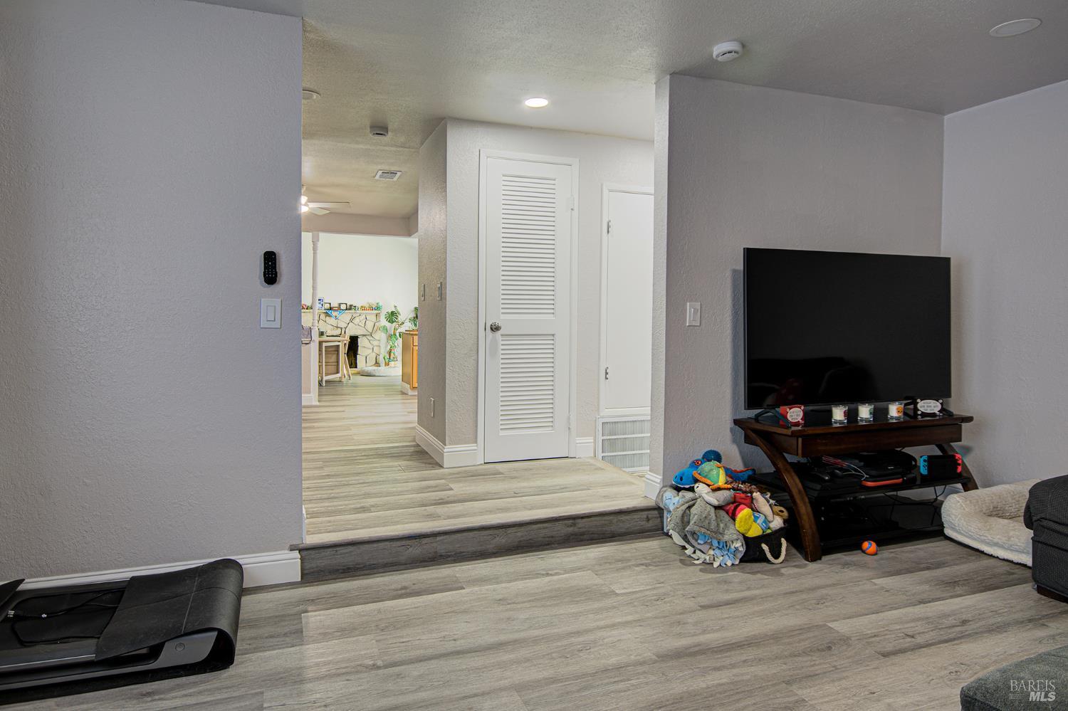 Detail Gallery Image 5 of 29 For 147 Erin Dr, Vallejo,  CA 94589 - 3 Beds | 2 Baths