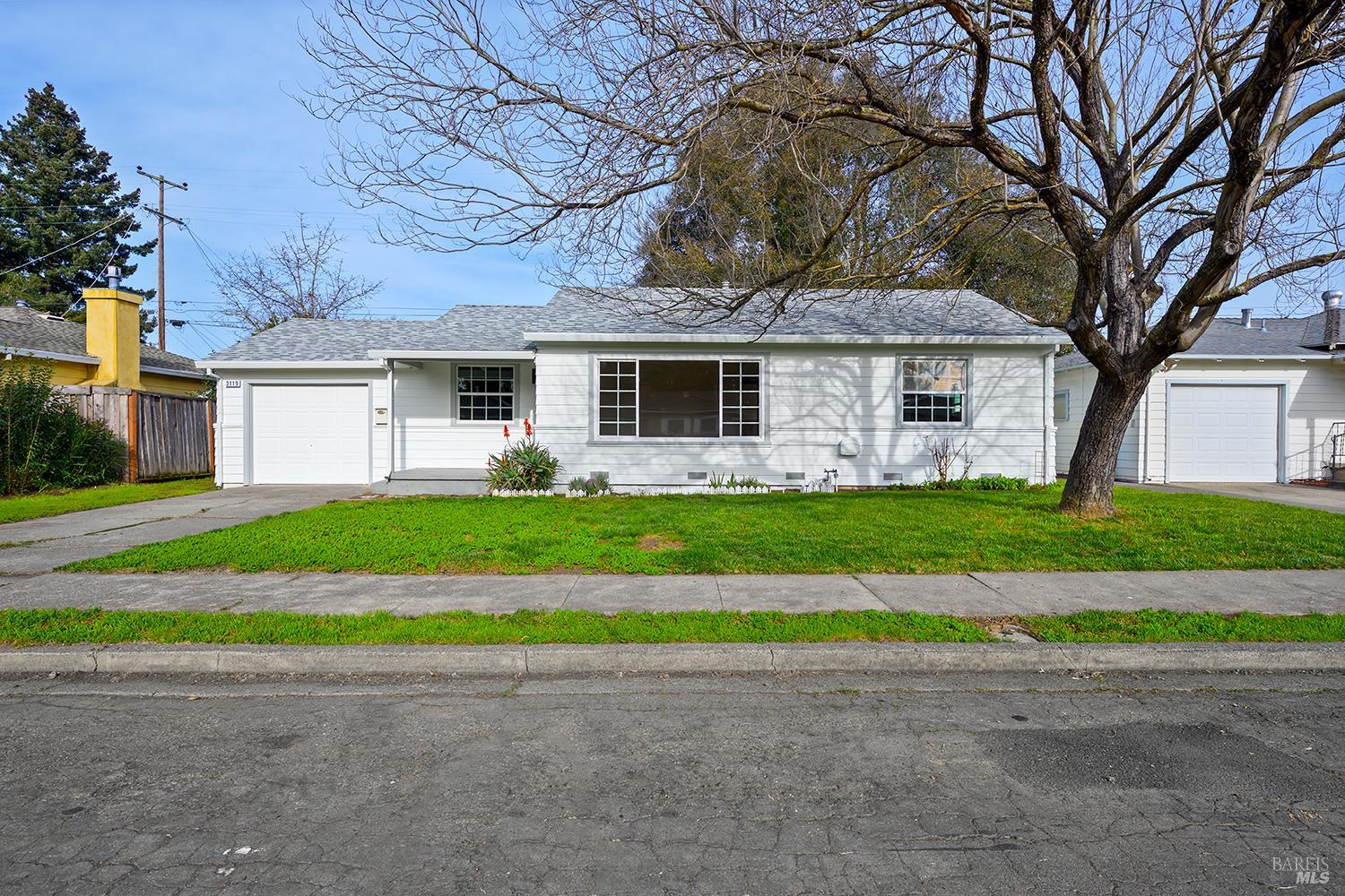 Detail Gallery Image 2 of 24 For 3119 Magowan Dr, Santa Rosa,  CA 95405 - 3 Beds | 1 Baths