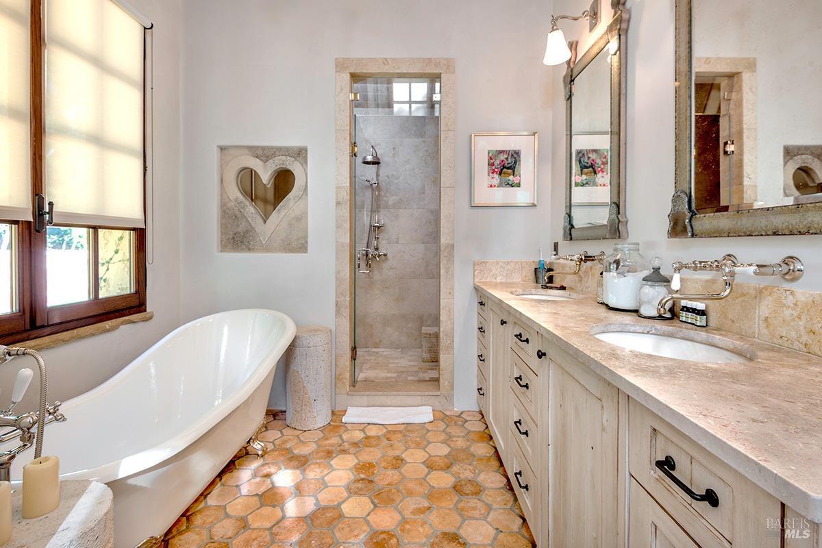 Detail Gallery Image 22 of 41 For 651 Wall Rd, Napa,  CA 94558 - 4 Beds | 5/2 Baths