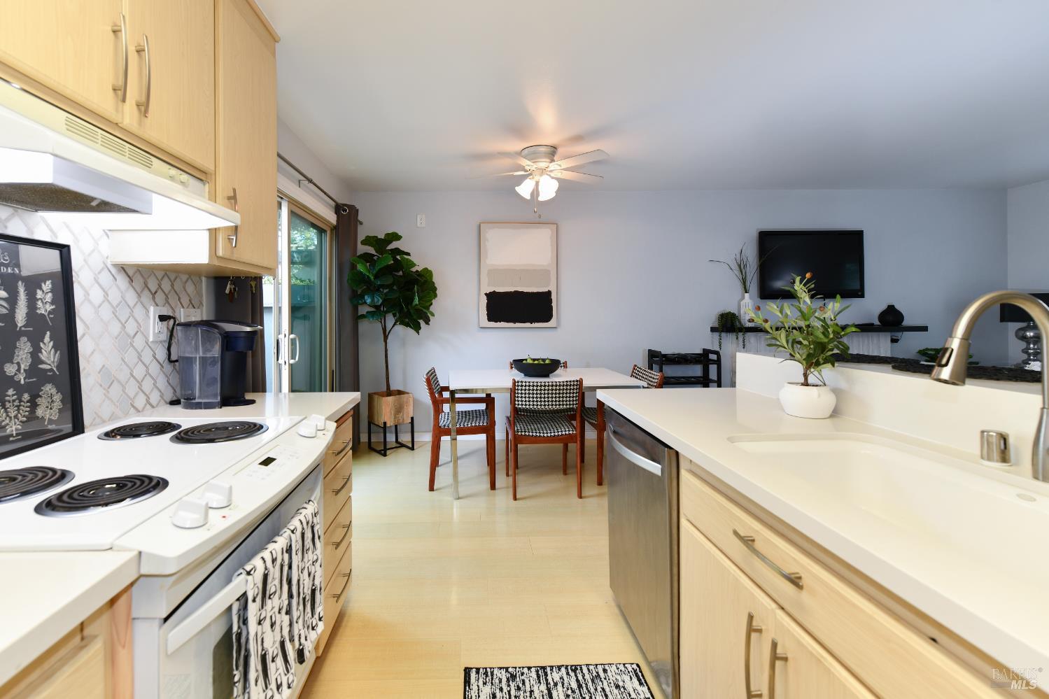 Detail Gallery Image 16 of 50 For 1118 Marina Dr, Napa,  CA 94559 - 2 Beds | 1/1 Baths