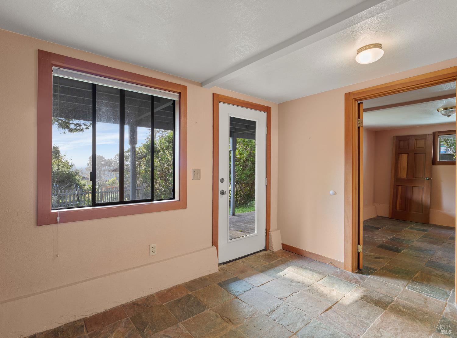 Detail Gallery Image 18 of 23 For 35520 Ocean View Ct, Gualala,  CA 95445 - 3 Beds | 2 Baths