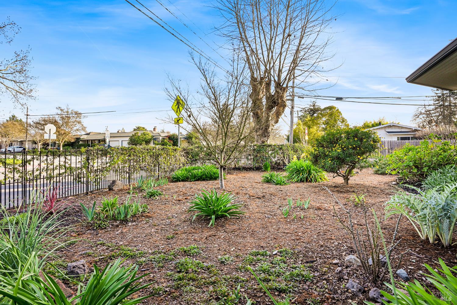 Detail Gallery Image 48 of 52 For 2003 Humboldt St, Santa Rosa,  CA 95404 - 2 Beds | 2 Baths