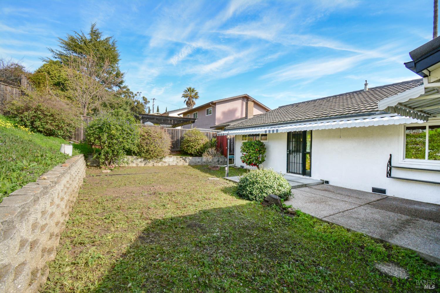 Detail Gallery Image 32 of 38 For 2135 via Alta Ct, Benicia,  CA 94510 - 2 Beds | 2 Baths