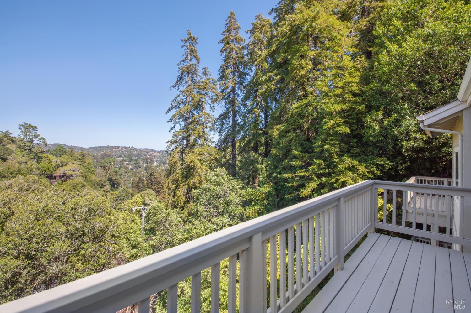 Detail Gallery Image 23 of 41 For 70 Madrone Park Cir, Mill Valley,  CA 94941 - 4 Beds | 2/1 Baths
