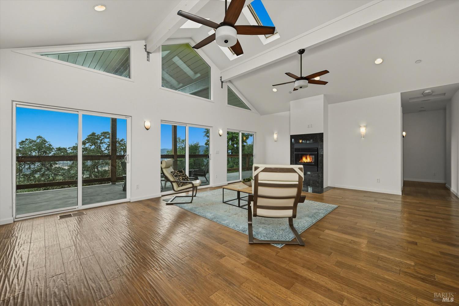 Detail Gallery Image 11 of 64 For 31000 Pine Mountain Rd, Cloverdale,  CA 95425 - 3 Beds | 3 Baths