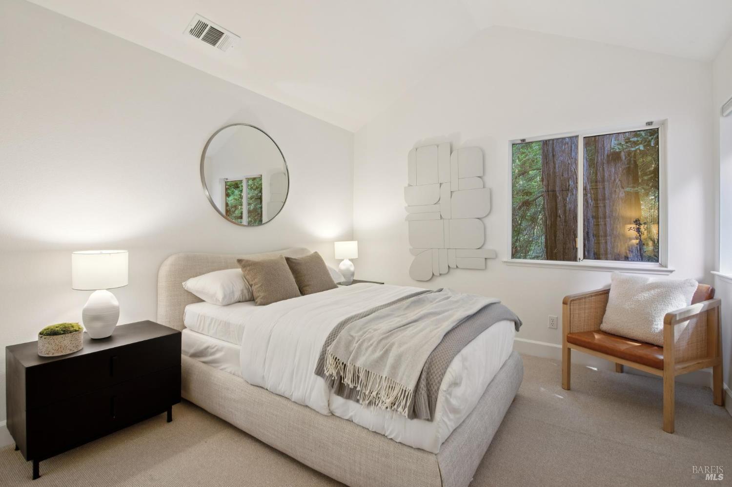 Detail Gallery Image 26 of 41 For 70 Madrone Park Cir, Mill Valley,  CA 94941 - 4 Beds | 2/1 Baths