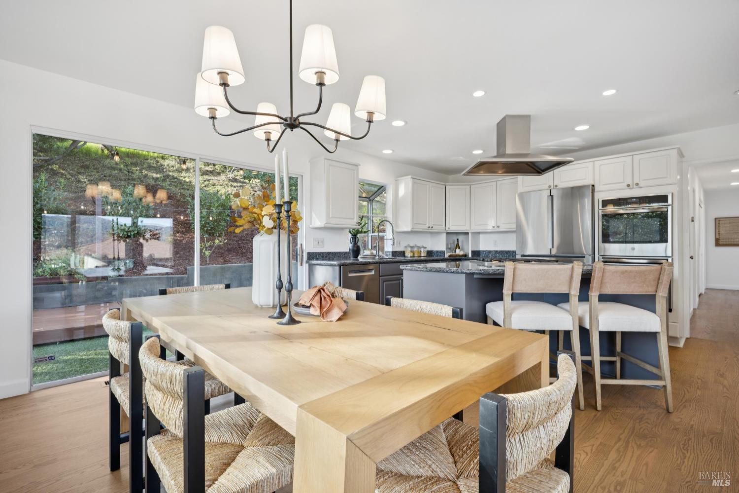 Detail Gallery Image 15 of 67 For 81 Rose St, San Rafael,  CA 94901 - 5 Beds | 3 Baths