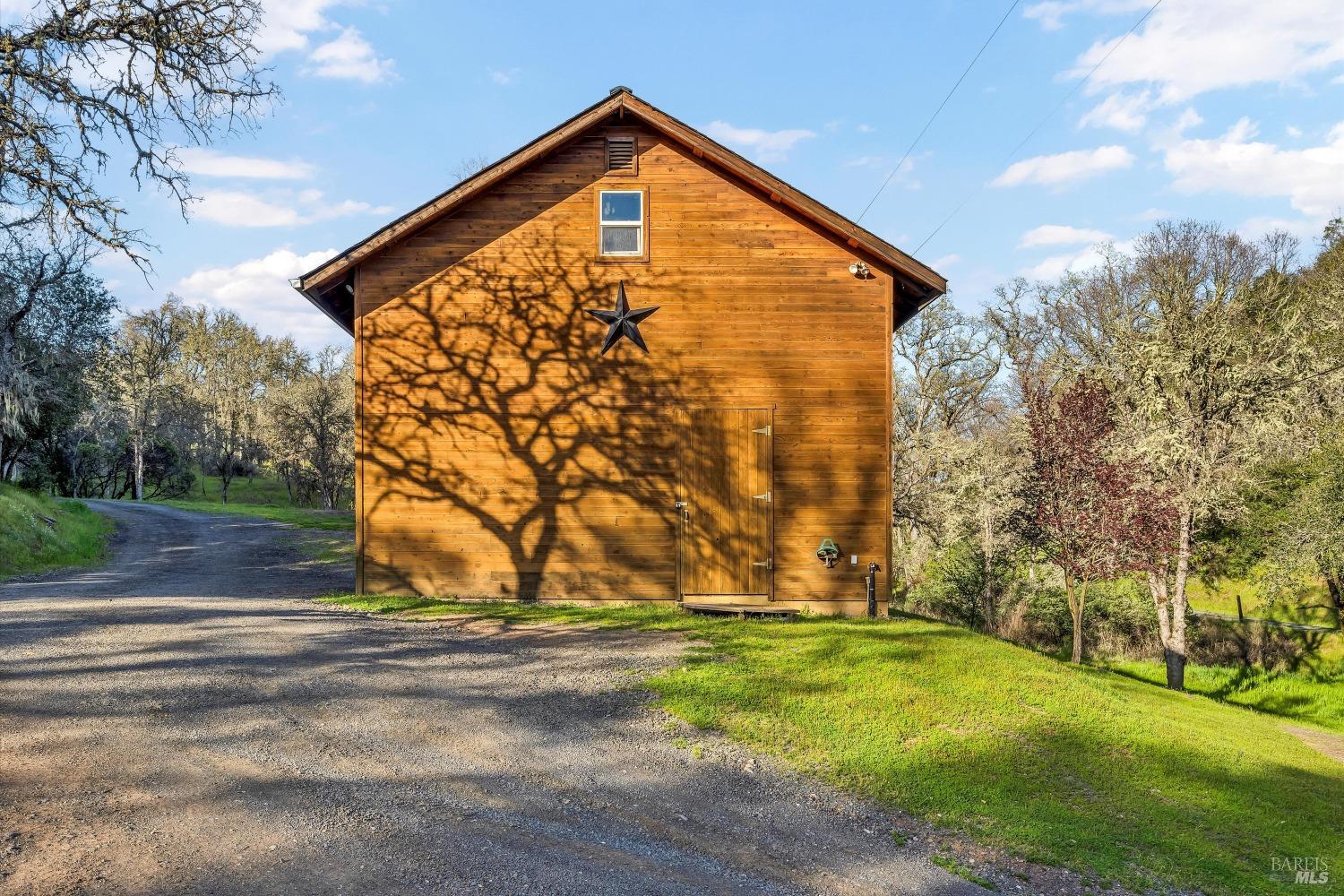 Detail Gallery Image 7 of 51 For 5963 Eickhoff Rd, Lakeport,  CA 95453 - 4 Beds | 2 Baths