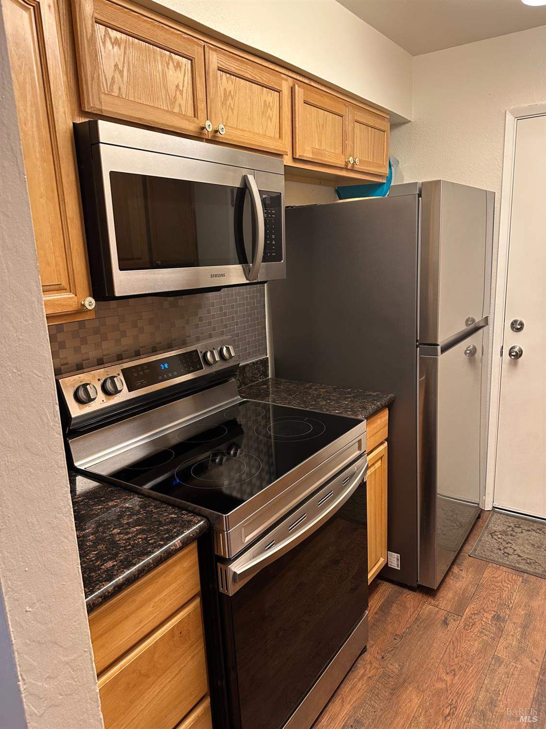 Detail Gallery Image 4 of 22 For 142 Del Rio Cir #2,  Vacaville,  CA 95687 - 2 Beds | 1/1 Baths