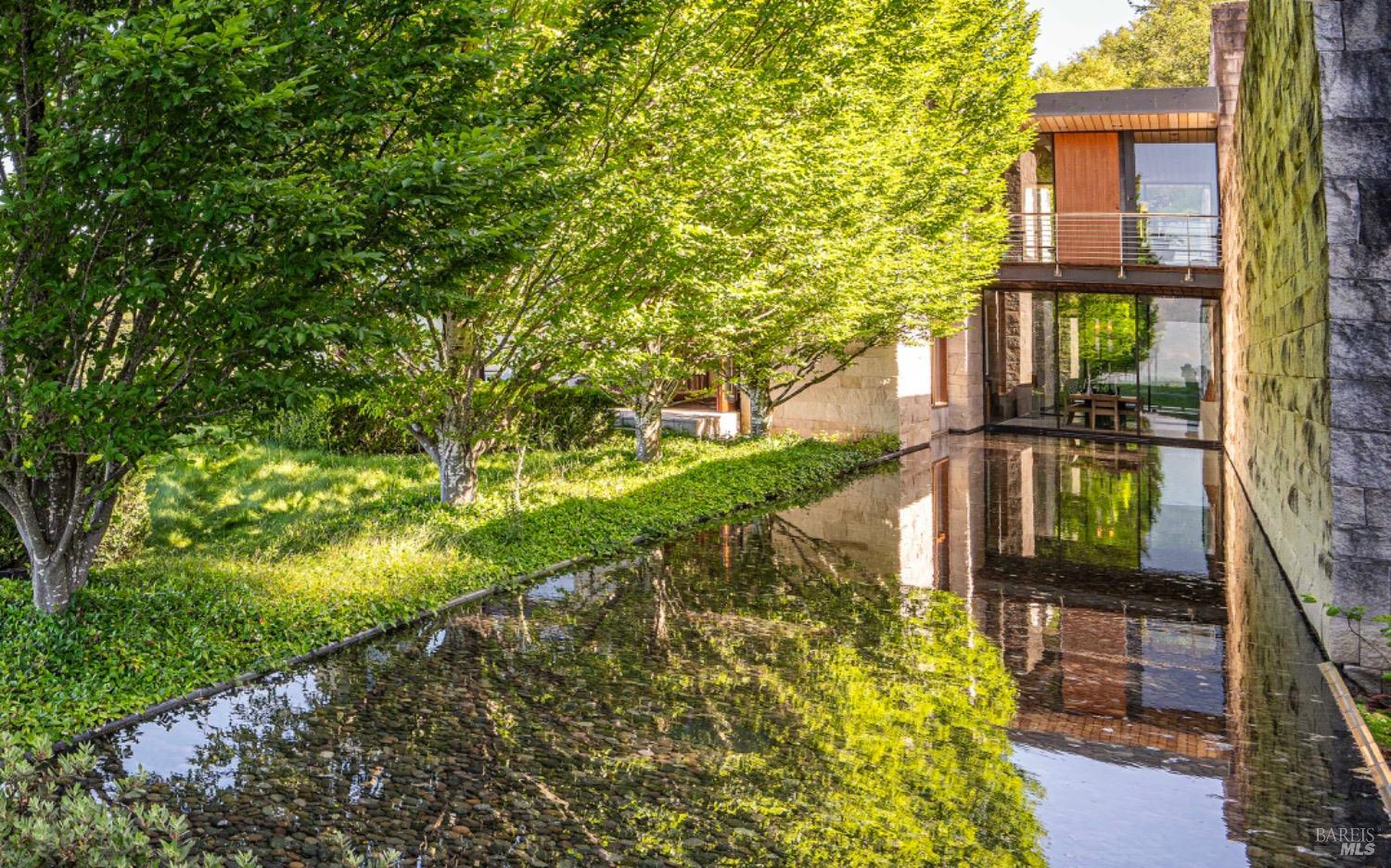 Detail Gallery Image 4 of 51 For 7596 Sonoma Mountain Rd, Glen Ellen,  CA 95442 - 7 Beds | 6/4 Baths