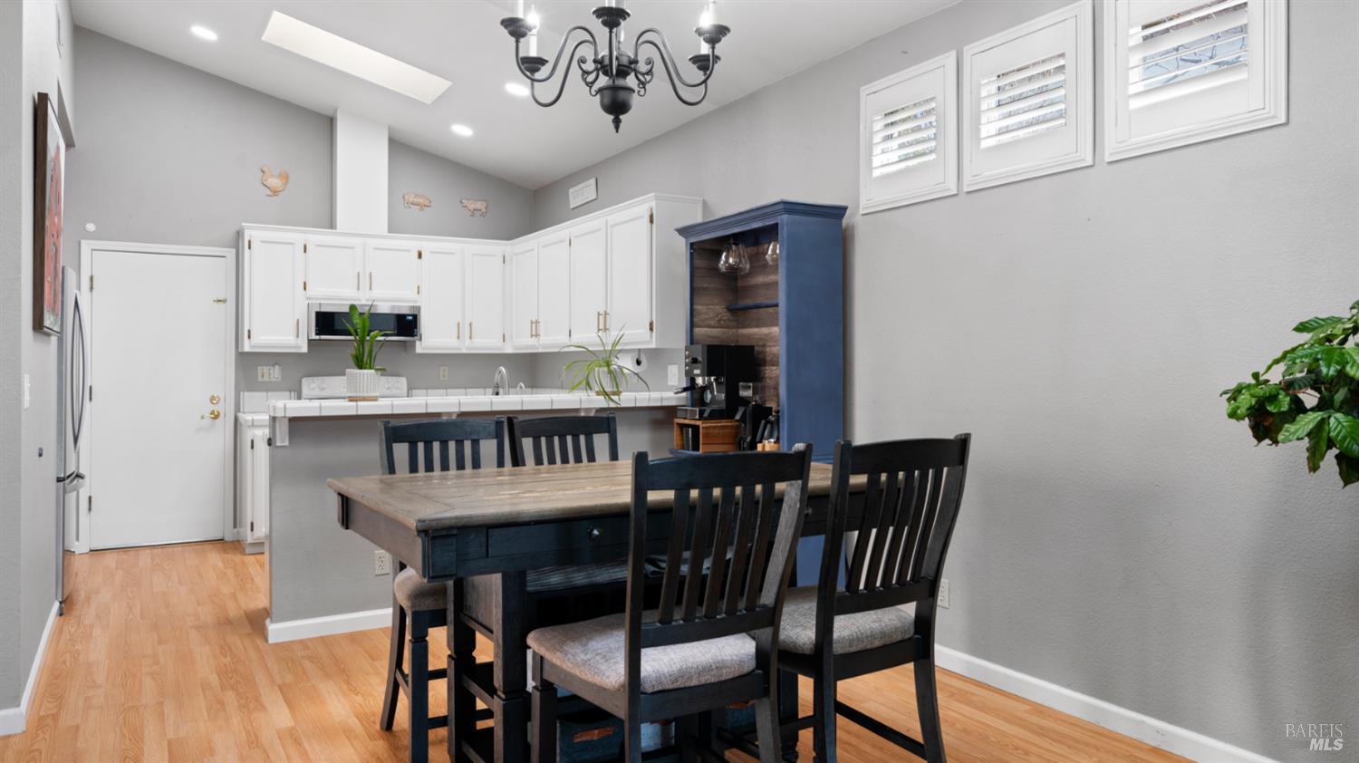 Detail Gallery Image 6 of 29 For 1405 Tillman St, Suisun City,  CA 94585 - 2 Beds | 2 Baths