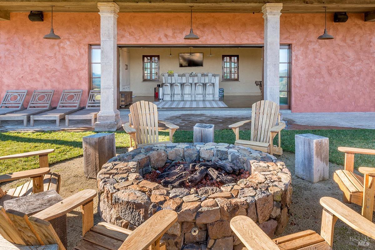 Detail Gallery Image 33 of 41 For 651 Wall Rd, Napa,  CA 94558 - 4 Beds | 5/2 Baths