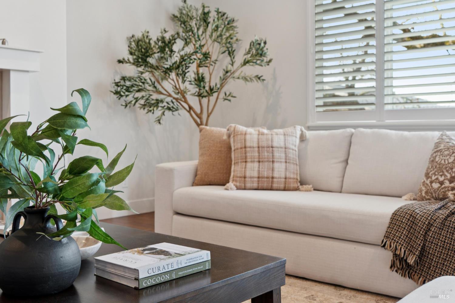 Detail Gallery Image 17 of 83 For 5677 Eastlake Dr, Santa Rosa,  CA 95409 - 5 Beds | 4 Baths