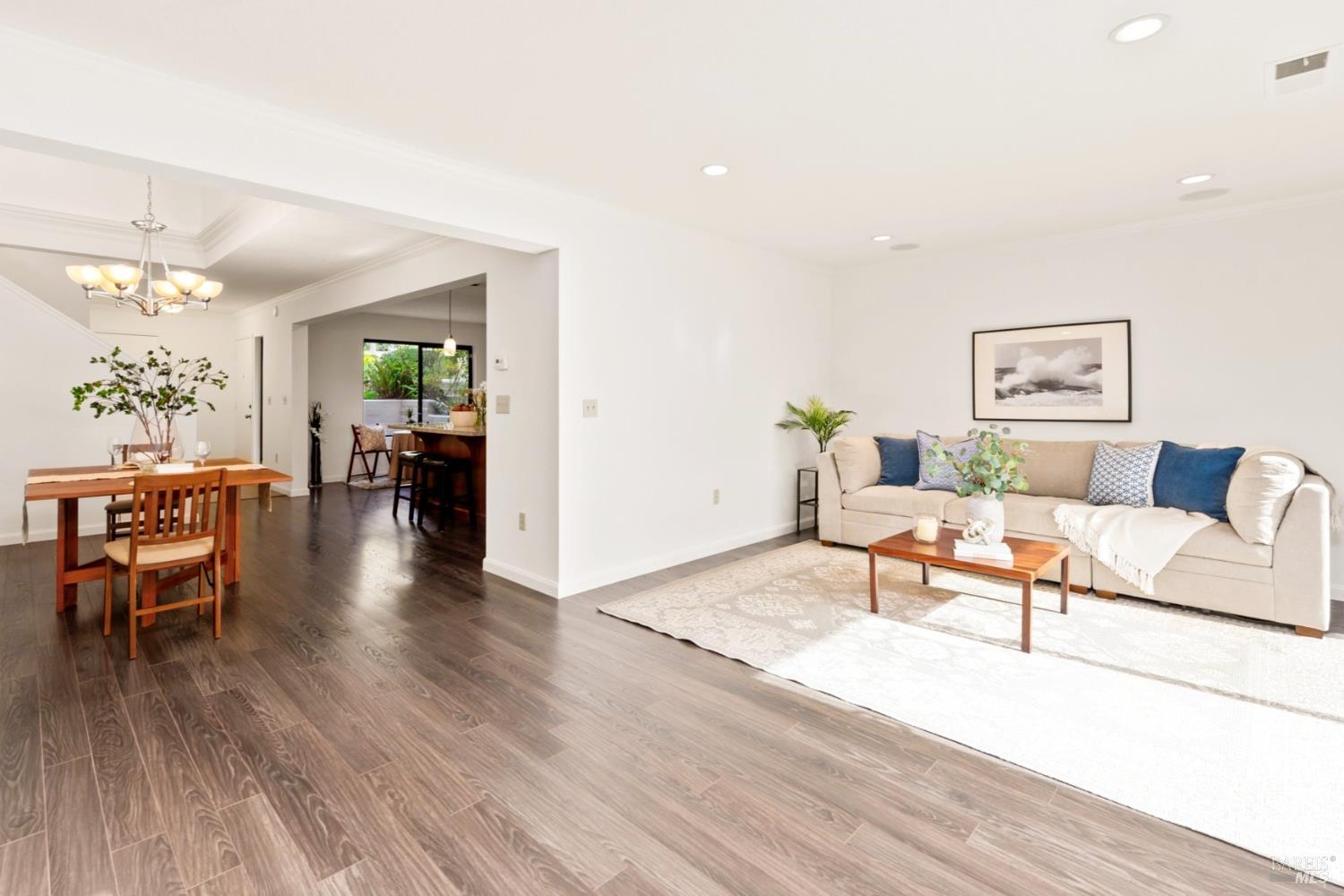 Detail Gallery Image 10 of 30 For 5 Velasco Ct, Novato,  CA 94949 - 3 Beds | 2/1 Baths