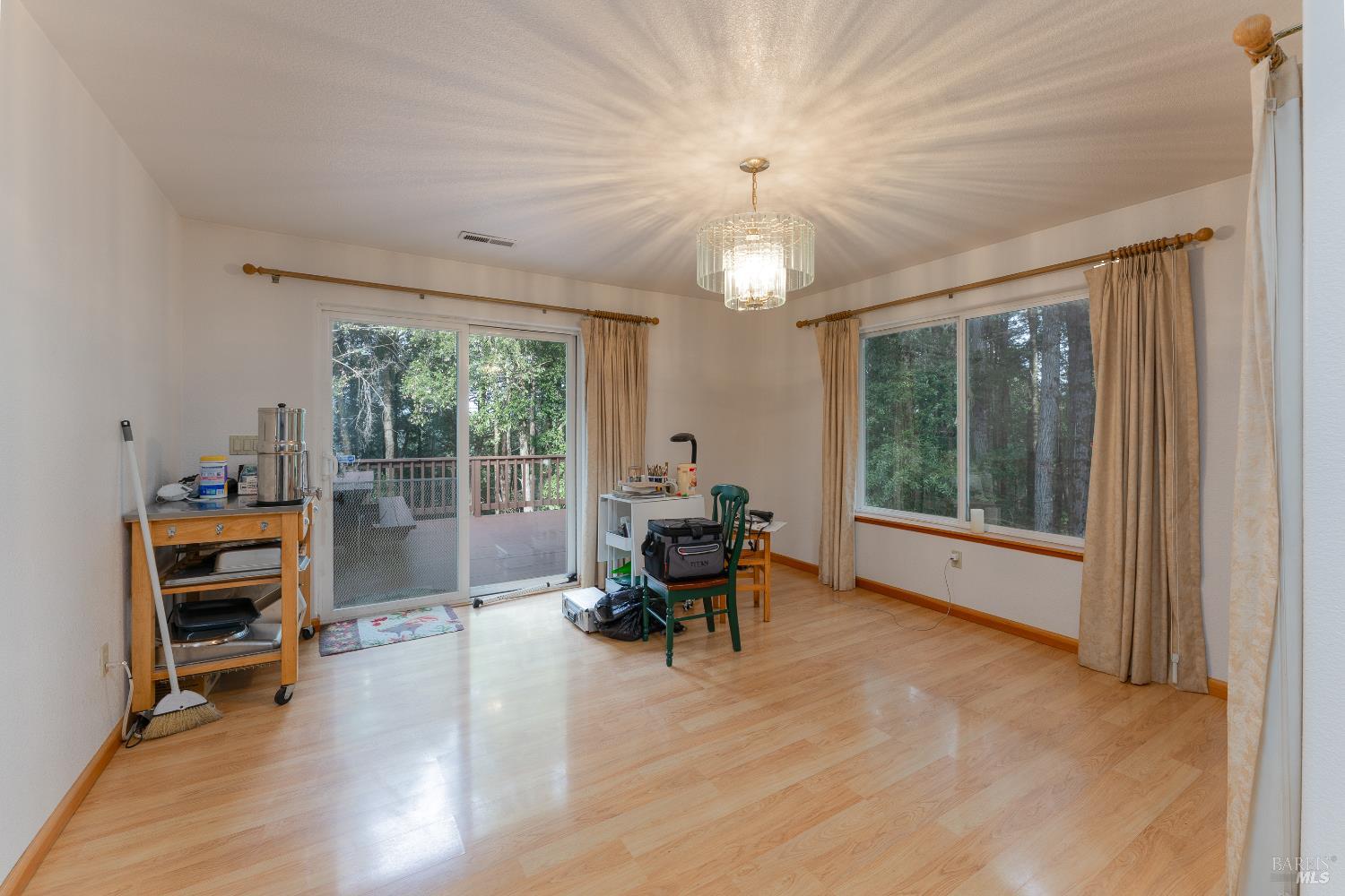 Detail Gallery Image 12 of 31 For 4862 Blue Lake Rd, Willits,  CA 95490 - 3 Beds | 2 Baths