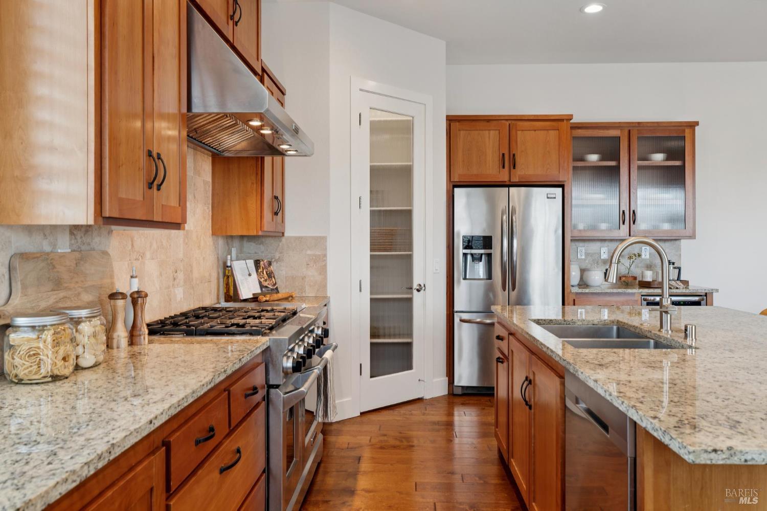 Detail Gallery Image 30 of 83 For 5677 Eastlake Dr, Santa Rosa,  CA 95409 - 5 Beds | 4 Baths