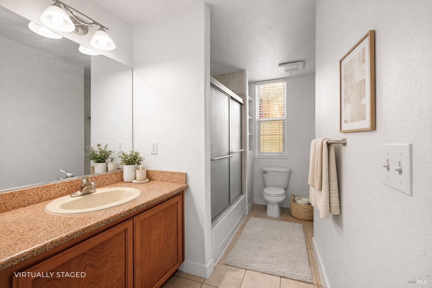 Detail Gallery Image 6 of 8 For 3840 Martina Ave #104,  Santa Rosa,  CA 95407 - 2 Beds | 2 Baths