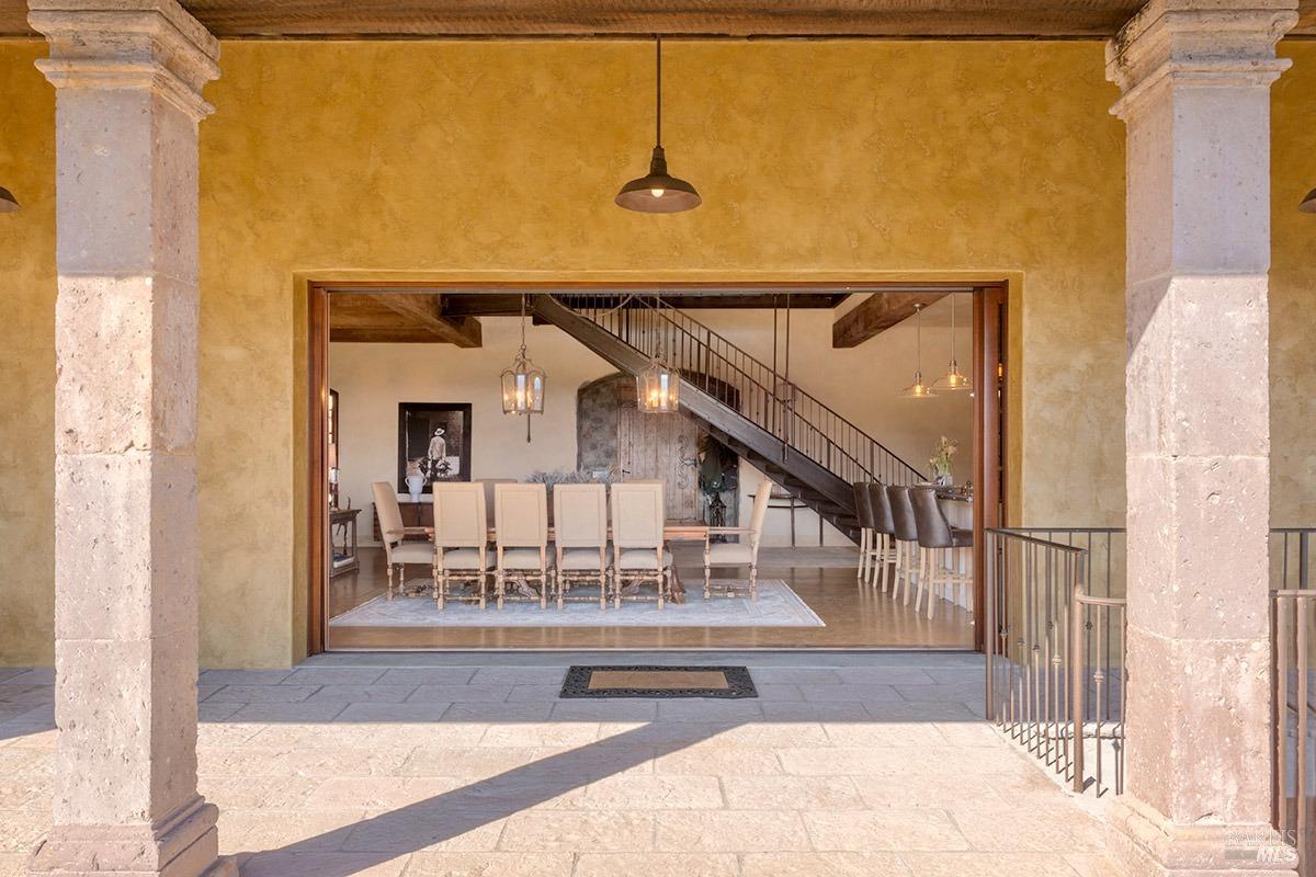 Detail Gallery Image 10 of 41 For 651 Wall Rd, Napa,  CA 94558 - 4 Beds | 5/2 Baths