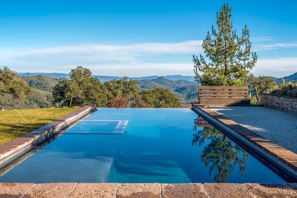 Detail Gallery Image 3 of 41 For 651 Wall Rd, Napa,  CA 94558 - 4 Beds | 5/2 Baths