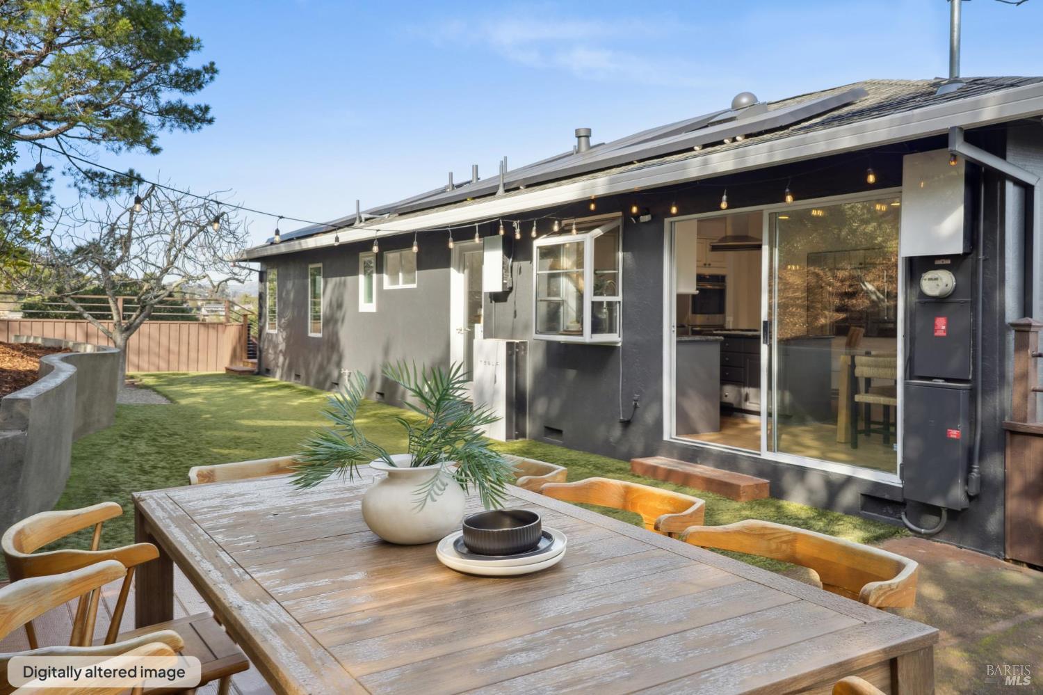 Detail Gallery Image 25 of 67 For 81 Rose St, San Rafael,  CA 94901 - 5 Beds | 3 Baths