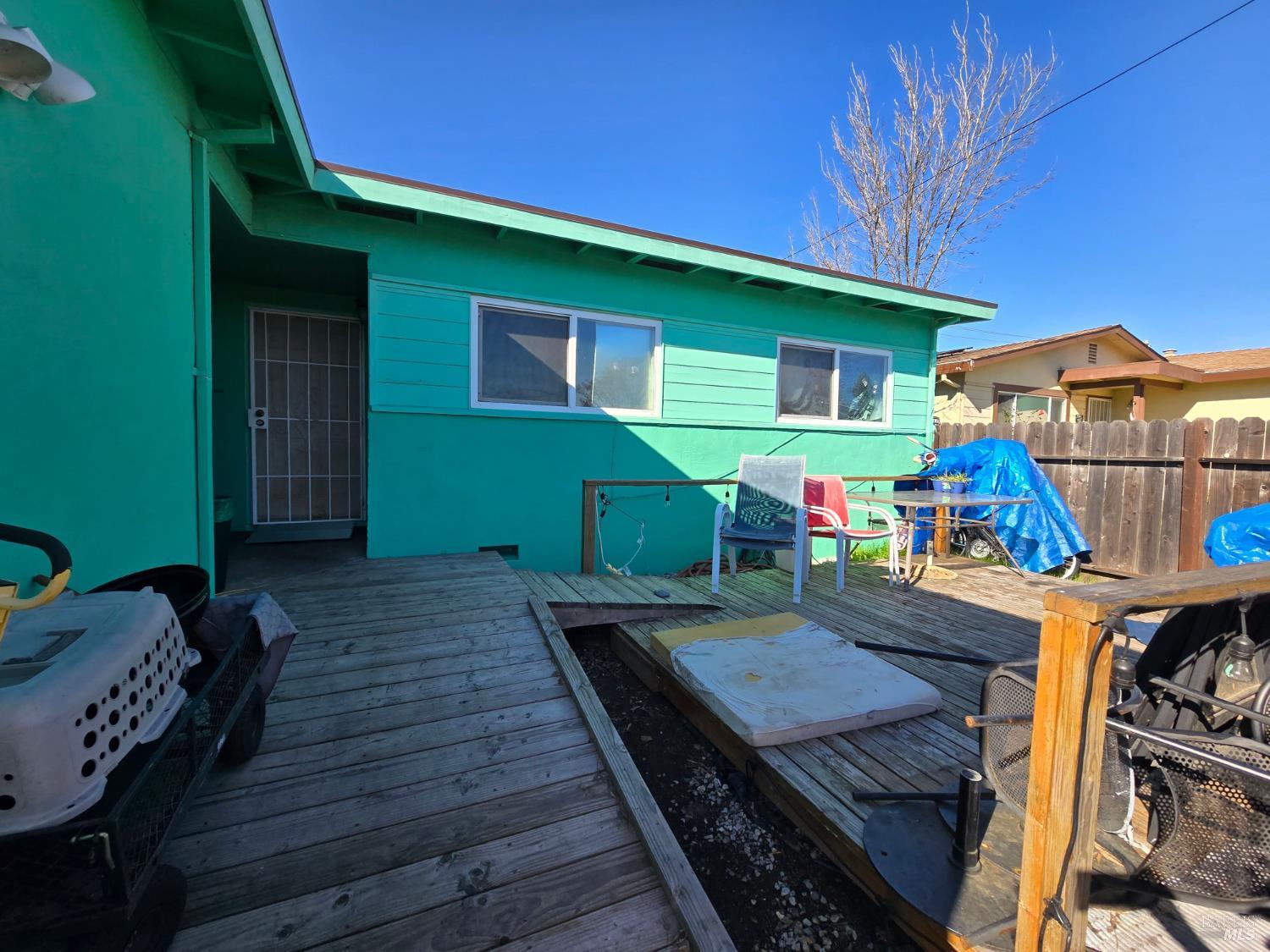 Detail Gallery Image 5 of 27 For 1419 Eisenhower St, Fairfield,  CA 94533 - 3 Beds | 1 Baths