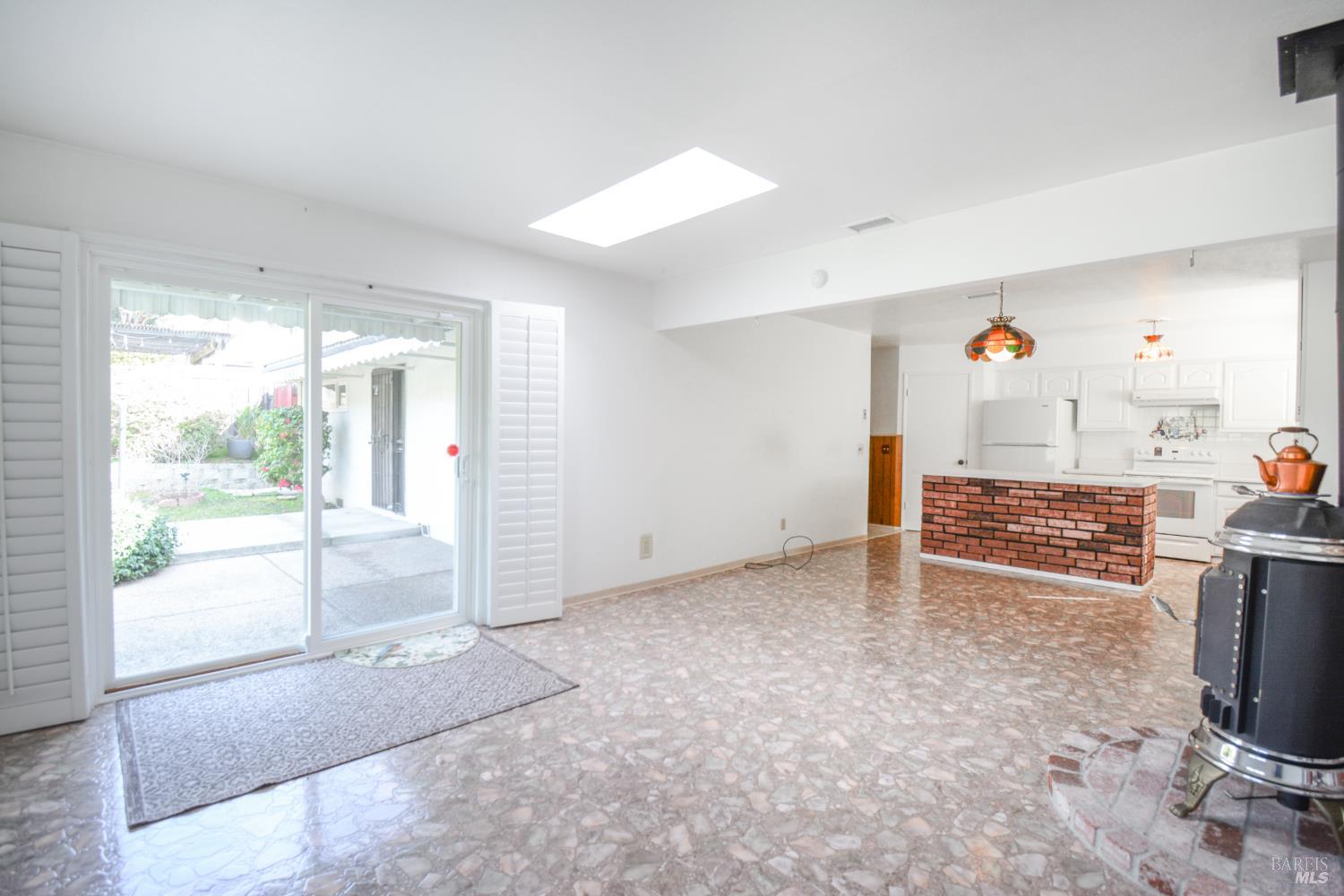 Detail Gallery Image 9 of 38 For 2135 via Alta Ct, Benicia,  CA 94510 - 2 Beds | 2 Baths