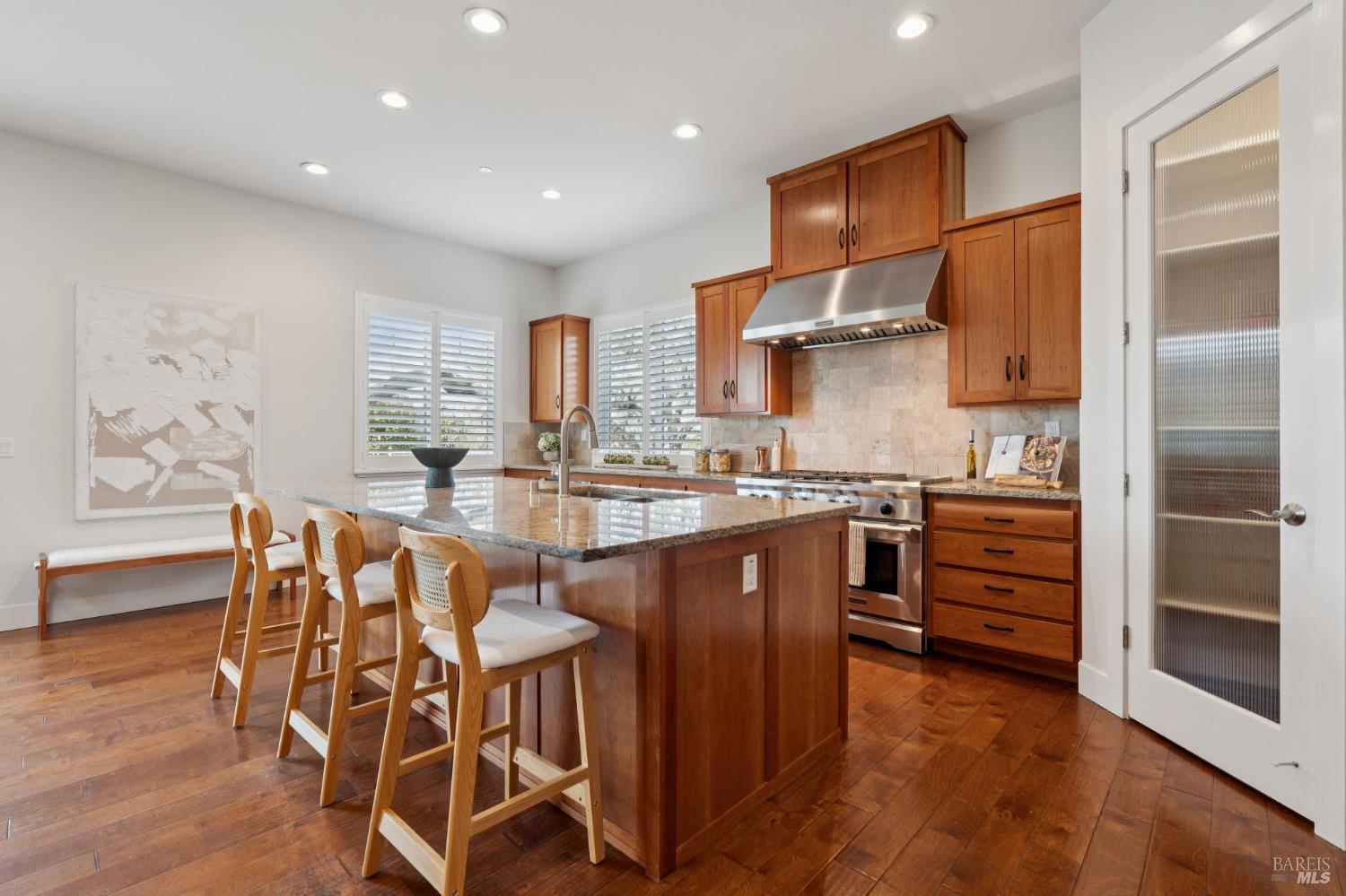 Detail Gallery Image 24 of 83 For 5677 Eastlake Dr, Santa Rosa,  CA 95409 - 5 Beds | 4 Baths