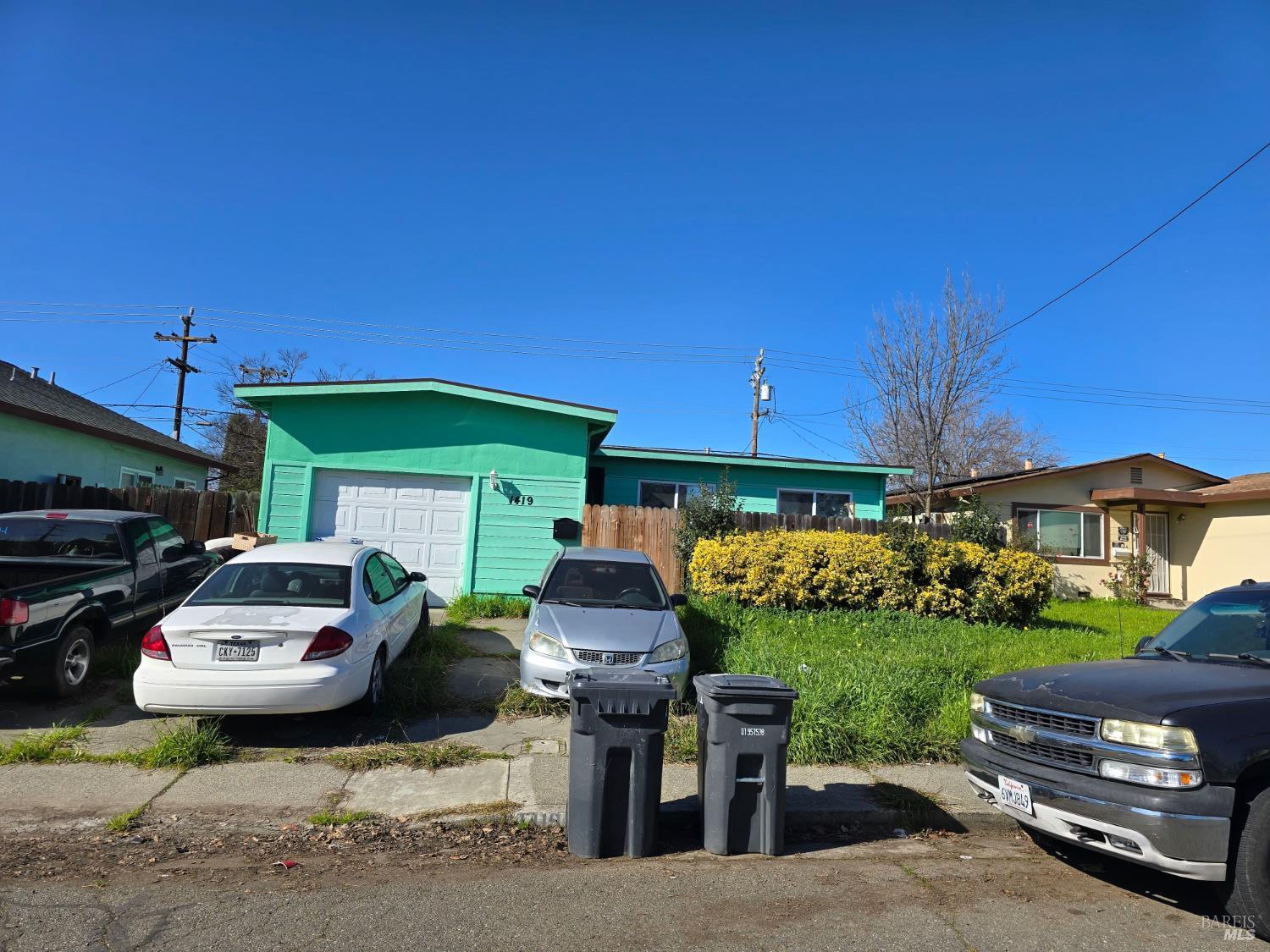 Detail Gallery Image 4 of 27 For 1419 Eisenhower St, Fairfield,  CA 94533 - 3 Beds | 1 Baths