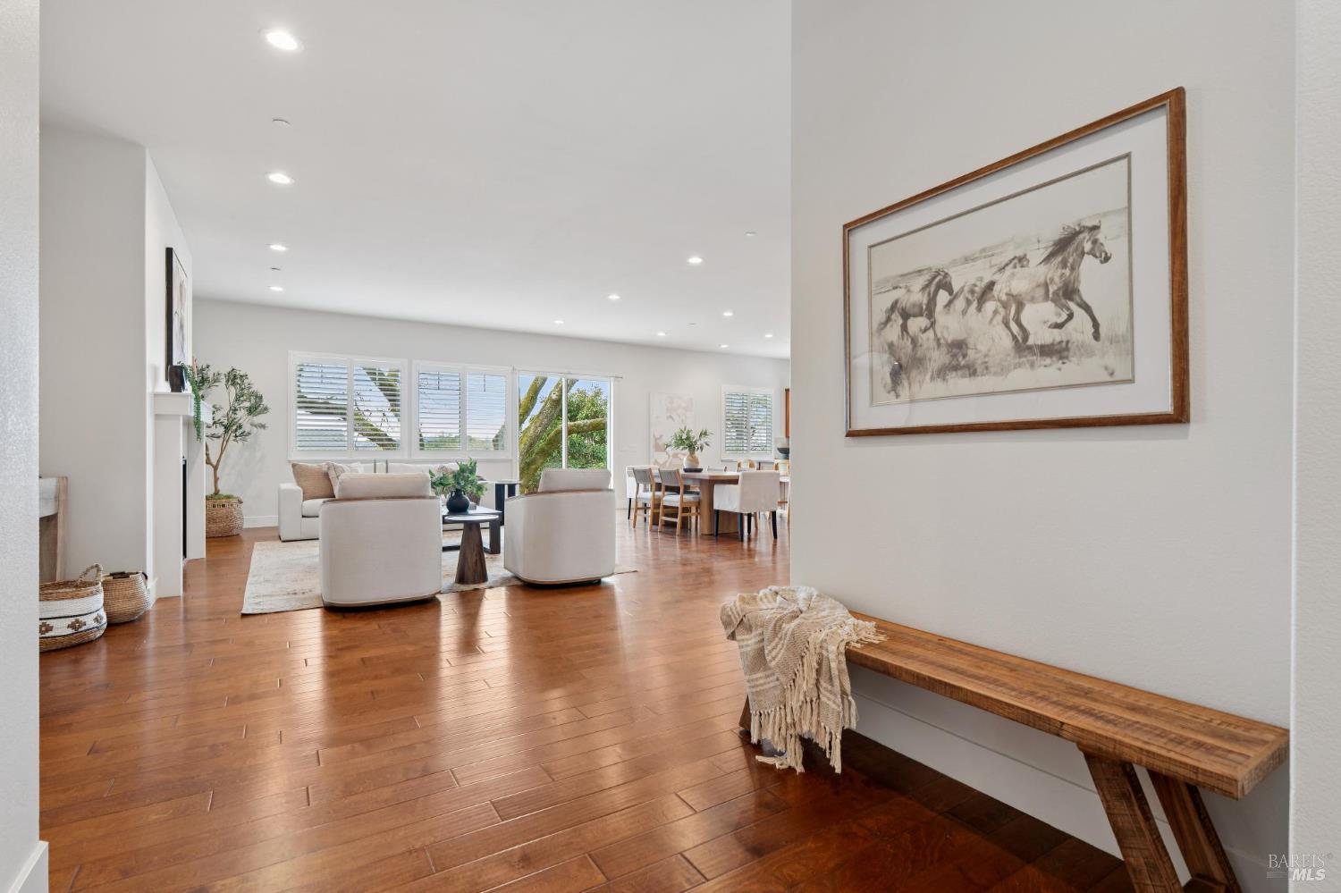 Detail Gallery Image 9 of 83 For 5677 Eastlake Dr, Santa Rosa,  CA 95409 - 5 Beds | 4 Baths