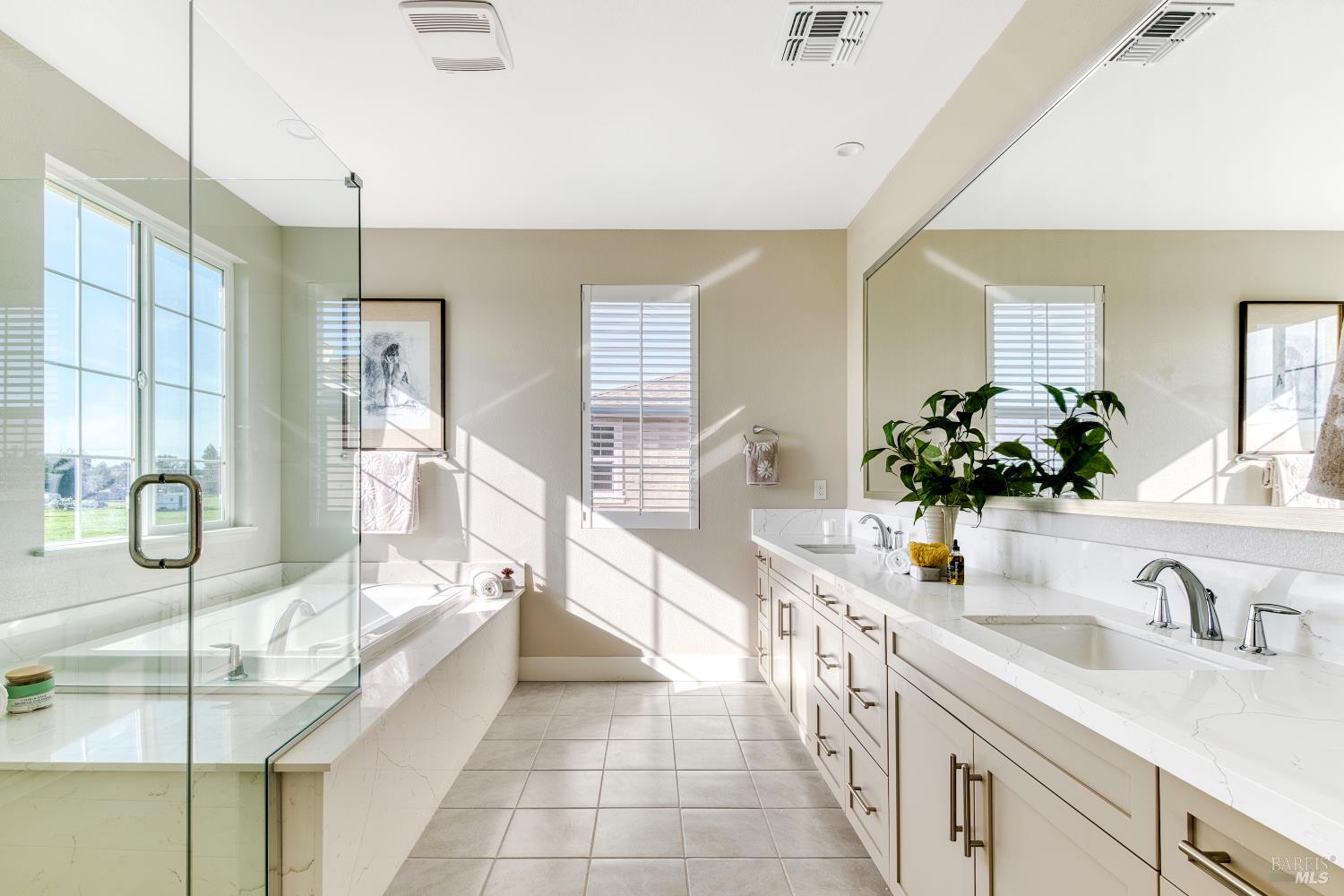 Detail Gallery Image 13 of 37 For 2733 Amora Ct, Santa Rosa,  CA 95407 - 4 Beds | 3/1 Baths