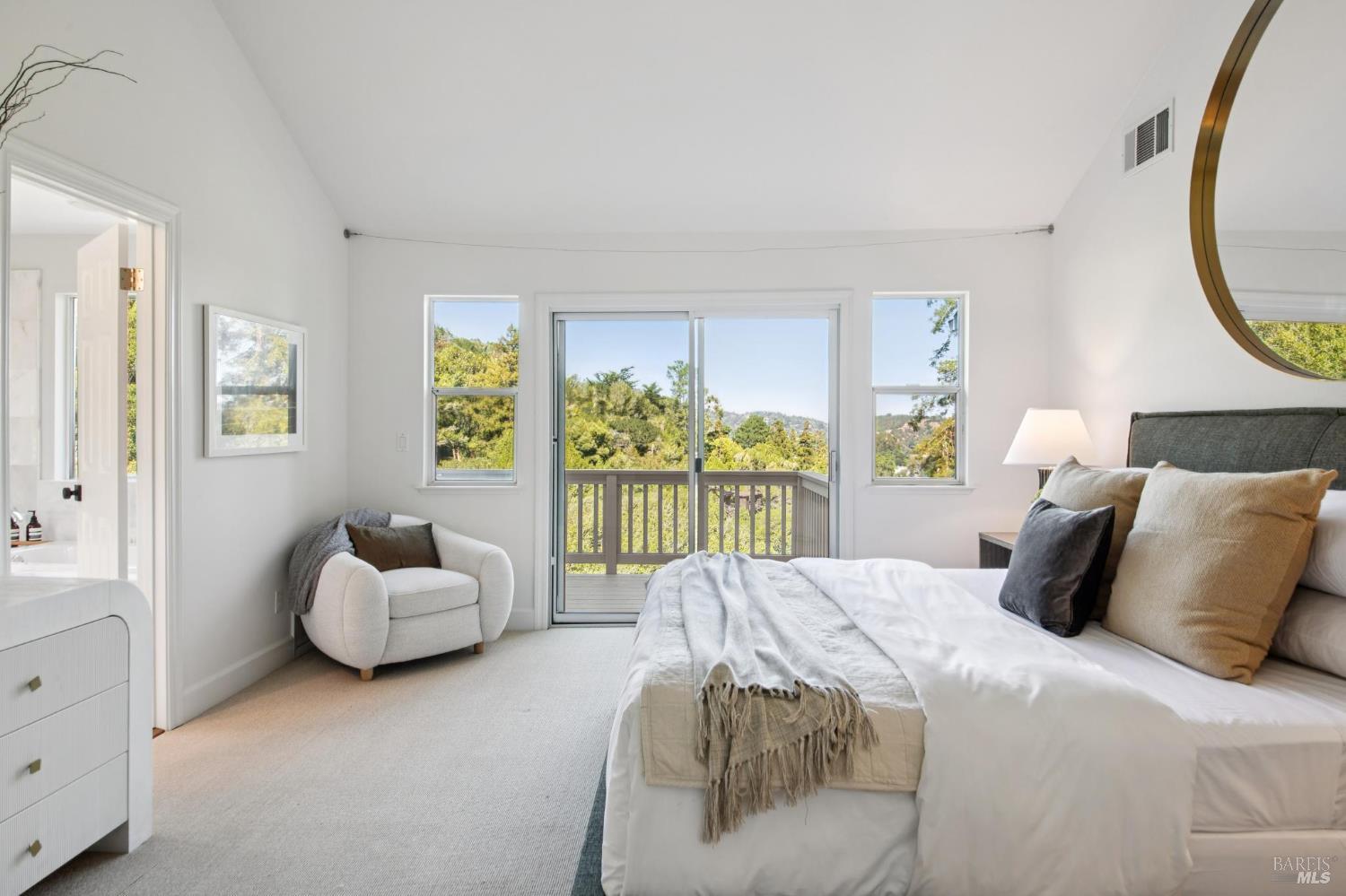 Detail Gallery Image 21 of 41 For 70 Madrone Park Cir, Mill Valley,  CA 94941 - 4 Beds | 2/1 Baths