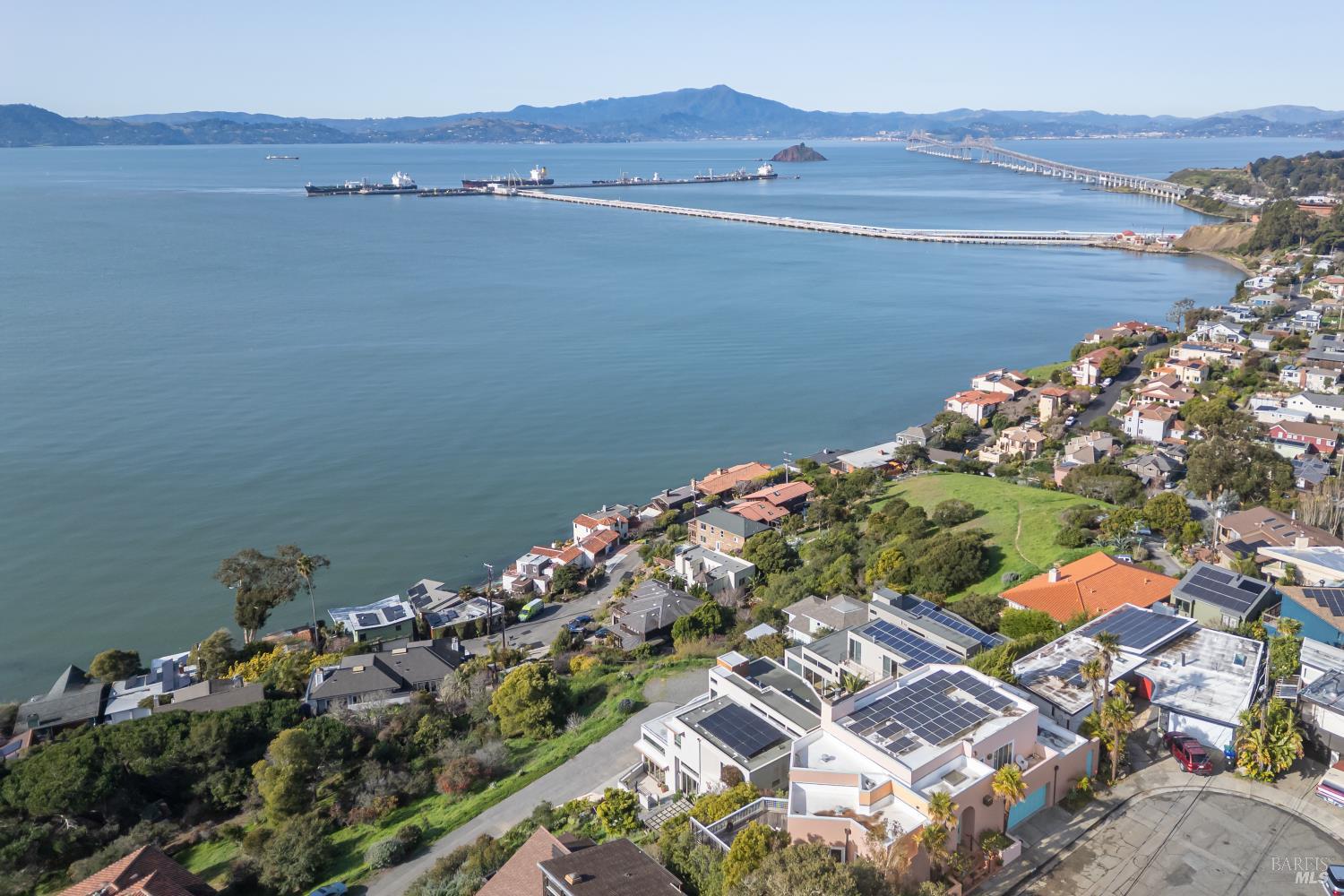 Detail Gallery Image 4 of 45 For 245 Water St, Richmond,  CA 94801 - 2 Beds | 2/1 Baths