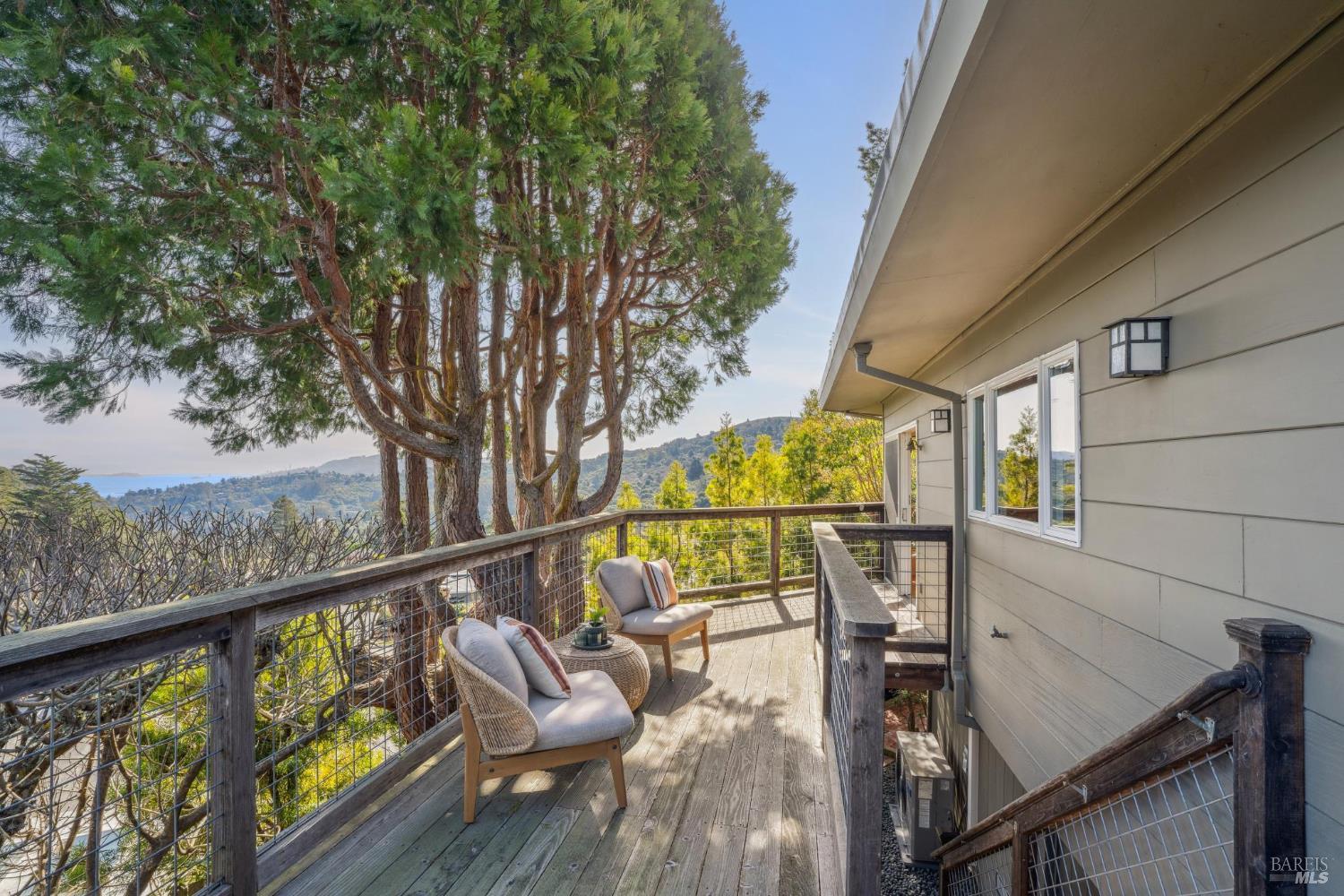 Detail Gallery Image 10 of 41 For 311 Edgewood Ave, Mill Valley,  CA 94941 - 3 Beds | 2 Baths