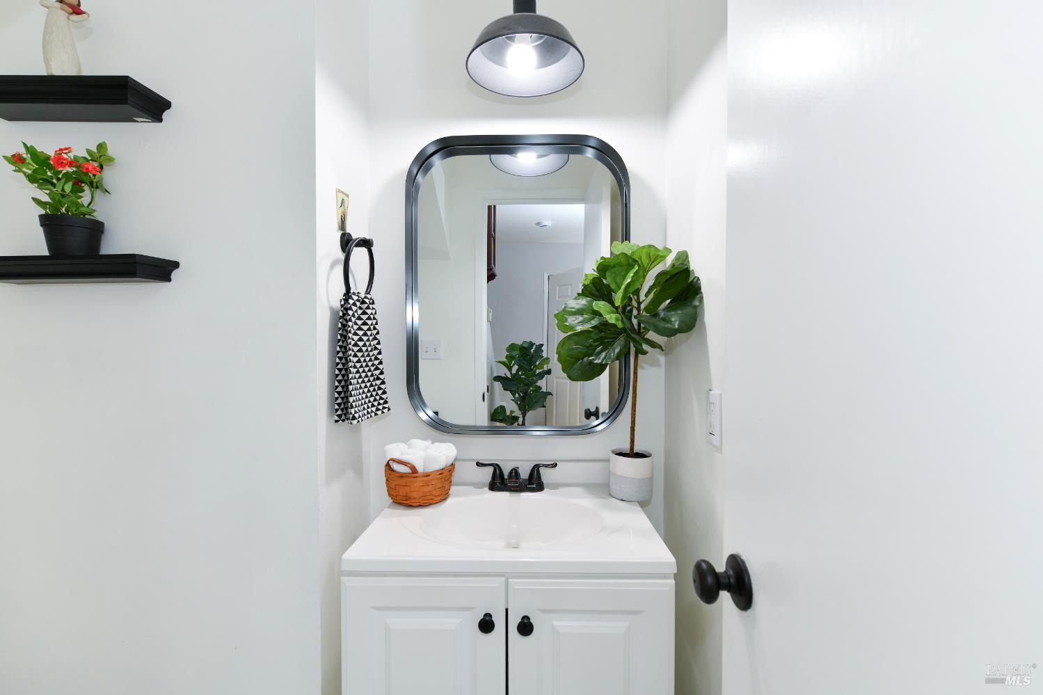 Detail Gallery Image 17 of 50 For 1118 Marina Dr, Napa,  CA 94559 - 2 Beds | 1/1 Baths